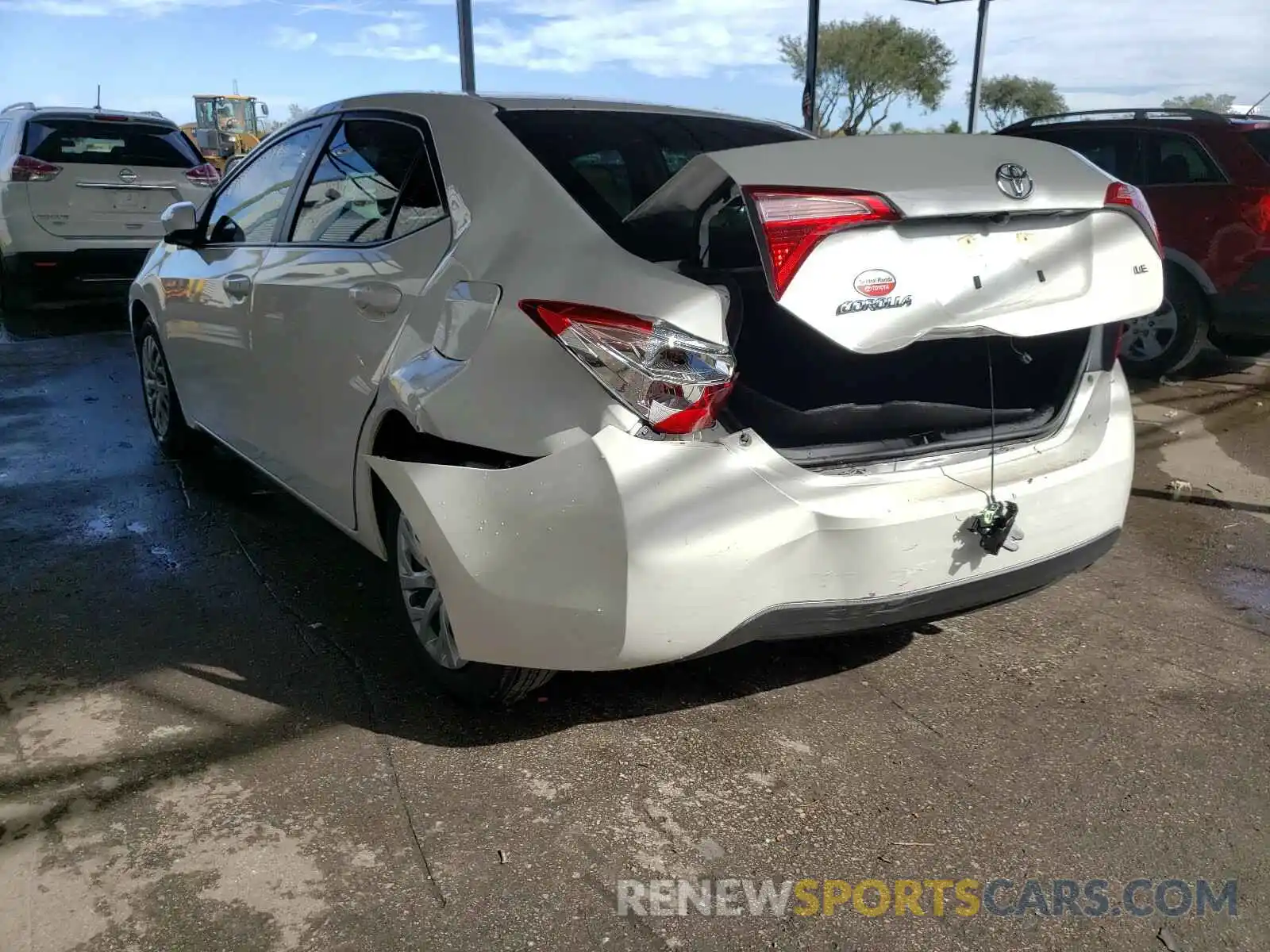 3 Photograph of a damaged car 5YFBURHE3KP949164 TOYOTA COROLLA 2019