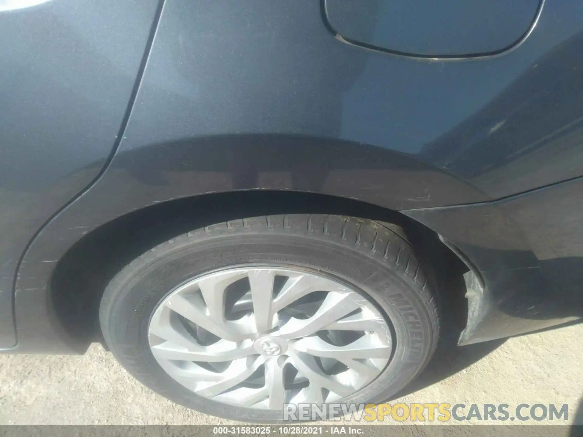 13 Photograph of a damaged car 5YFBURHE3KP949780 TOYOTA COROLLA 2019