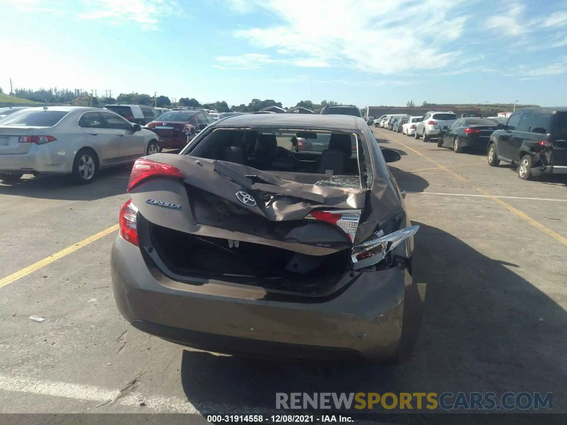 6 Photograph of a damaged car 5YFBURHE4KP858596 TOYOTA COROLLA 2019