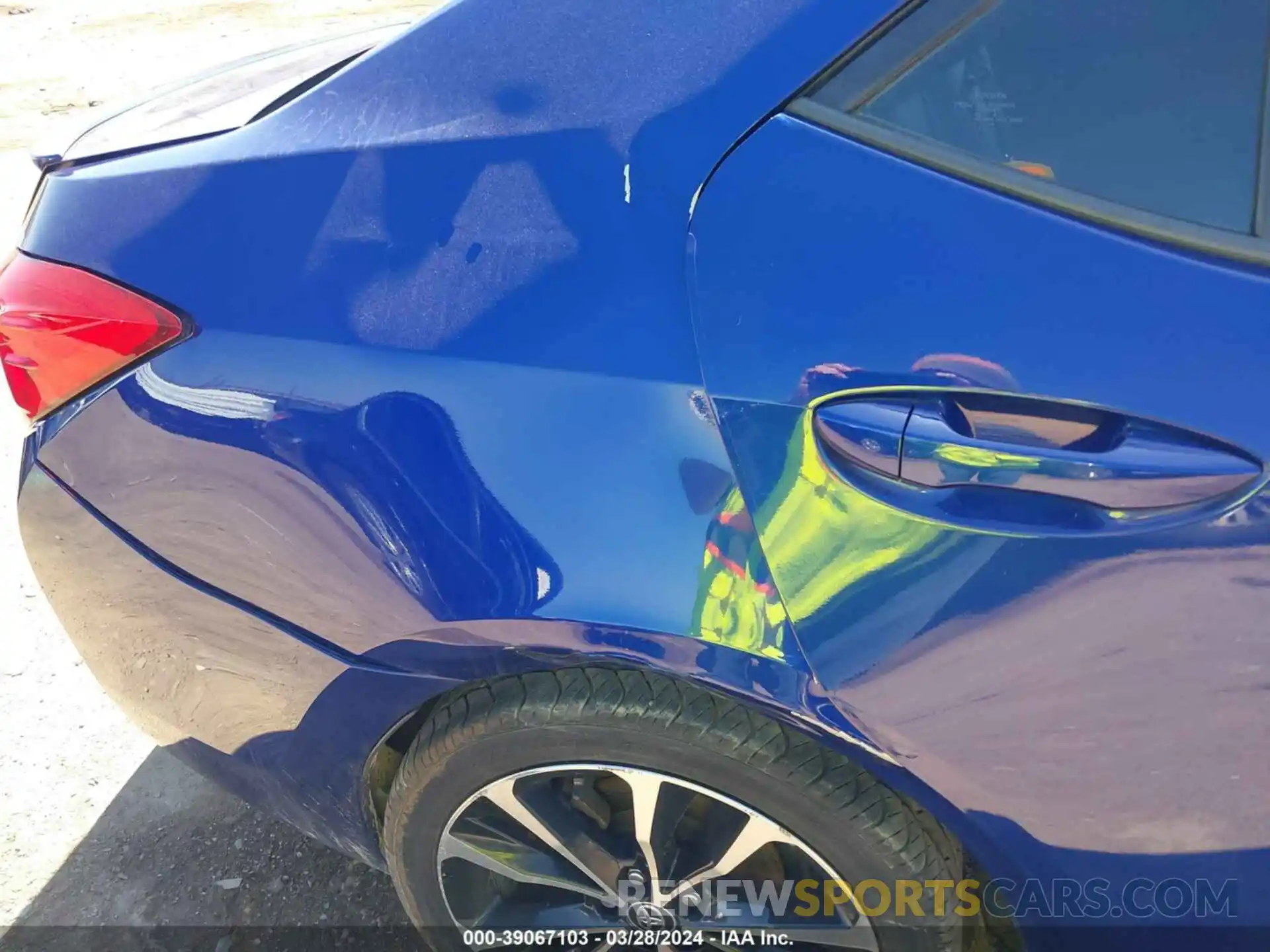 17 Photograph of a damaged car 5YFBURHE4KP859182 TOYOTA COROLLA 2019