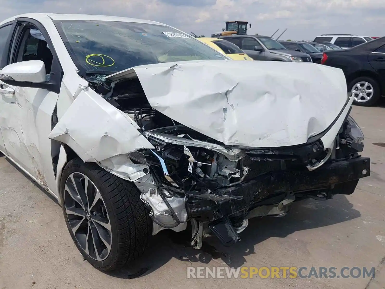 9 Photograph of a damaged car 5YFBURHE4KP859795 TOYOTA COROLLA 2019