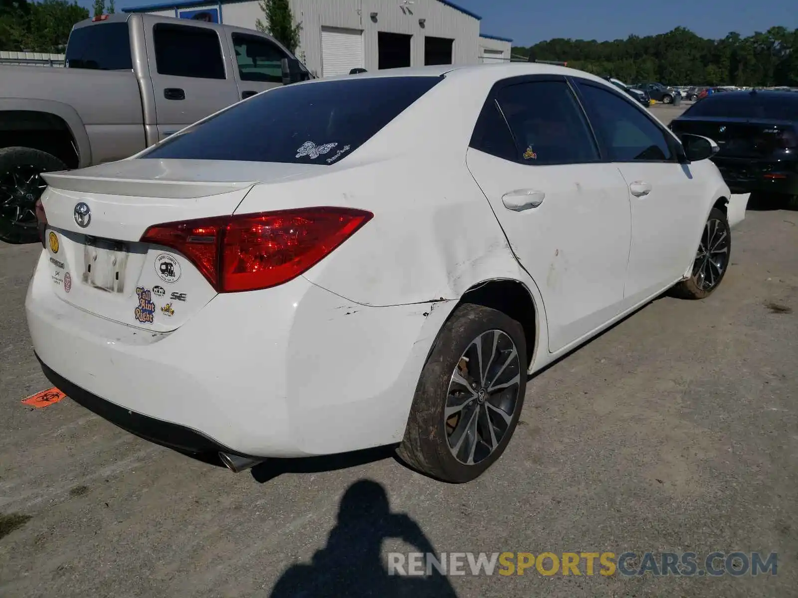 4 Photograph of a damaged car 5YFBURHE4KP865290 TOYOTA COROLLA 2019