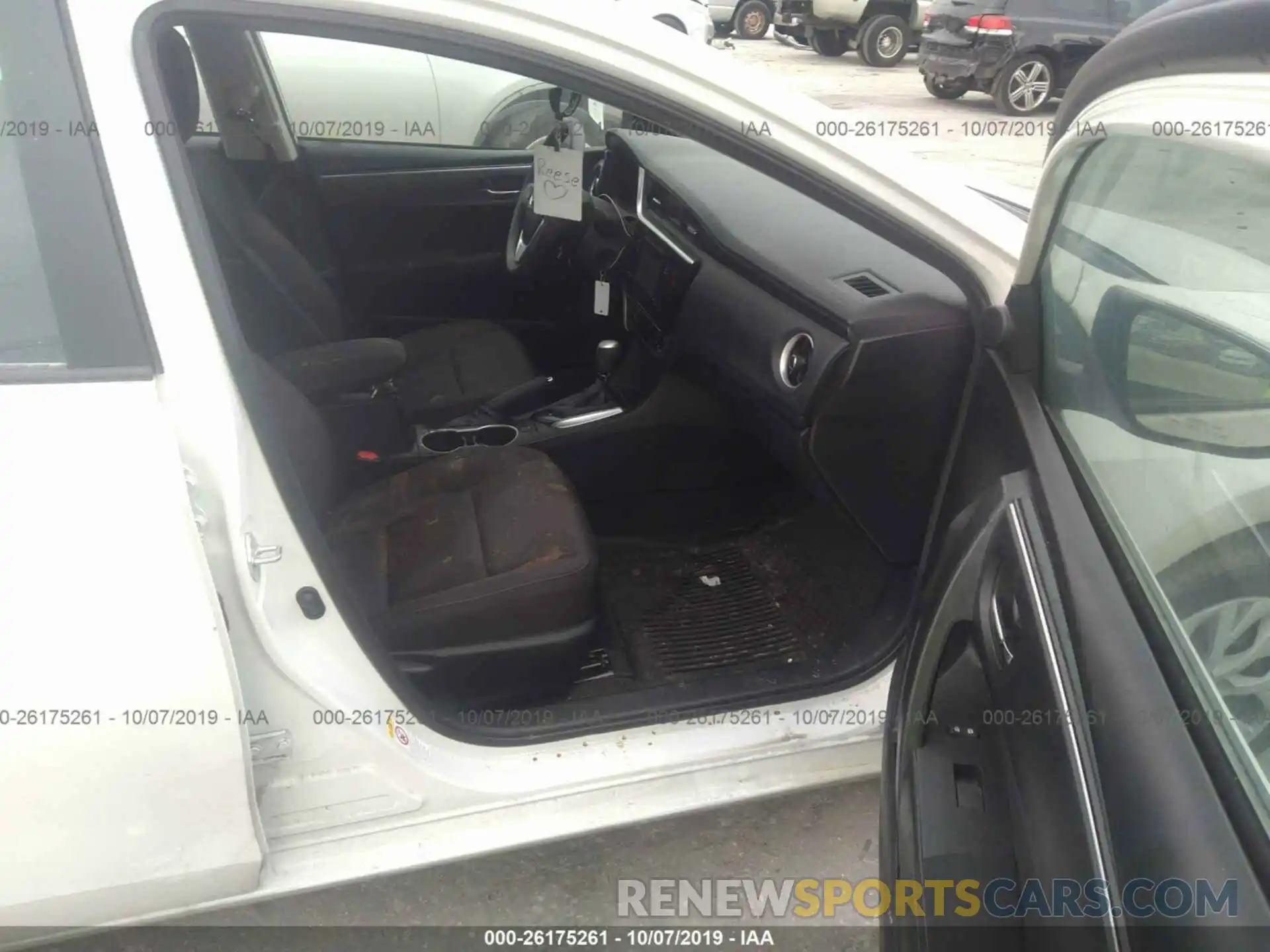 5 Photograph of a damaged car 5YFBURHE4KP865838 TOYOTA COROLLA 2019