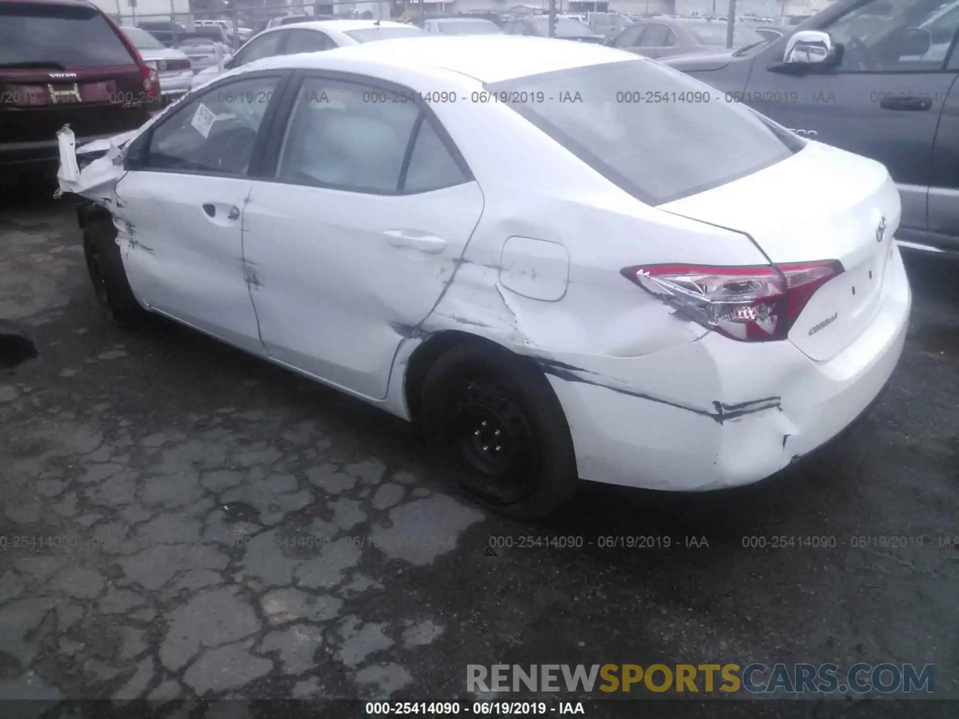 3 Photograph of a damaged car 5YFBURHE4KP872269 TOYOTA COROLLA 2019