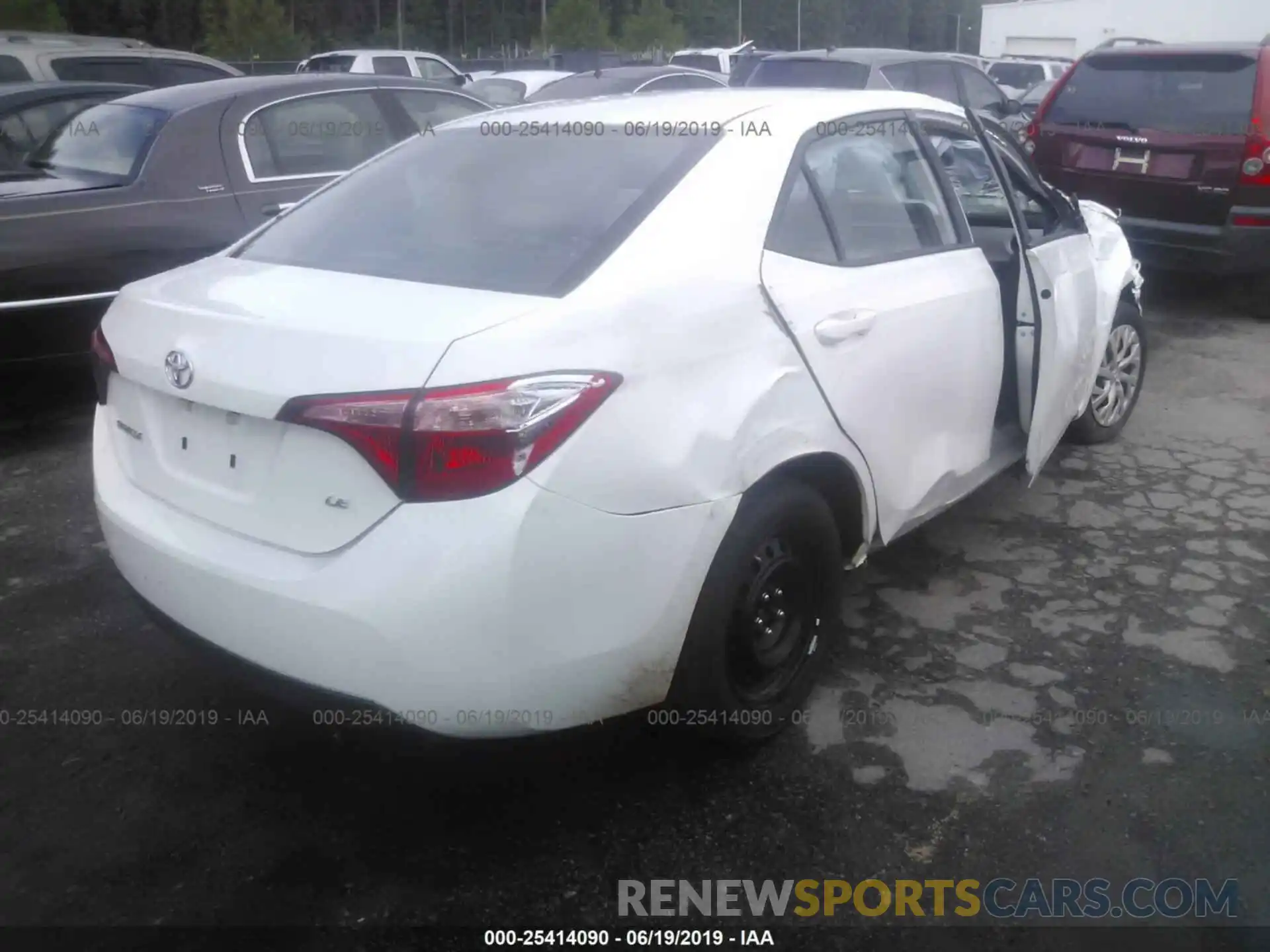 4 Photograph of a damaged car 5YFBURHE4KP872269 TOYOTA COROLLA 2019