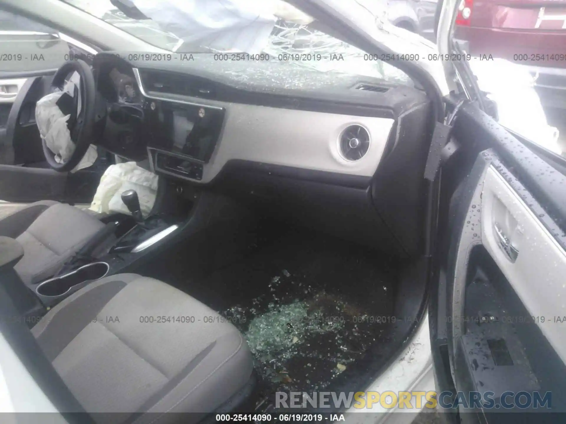 5 Photograph of a damaged car 5YFBURHE4KP872269 TOYOTA COROLLA 2019