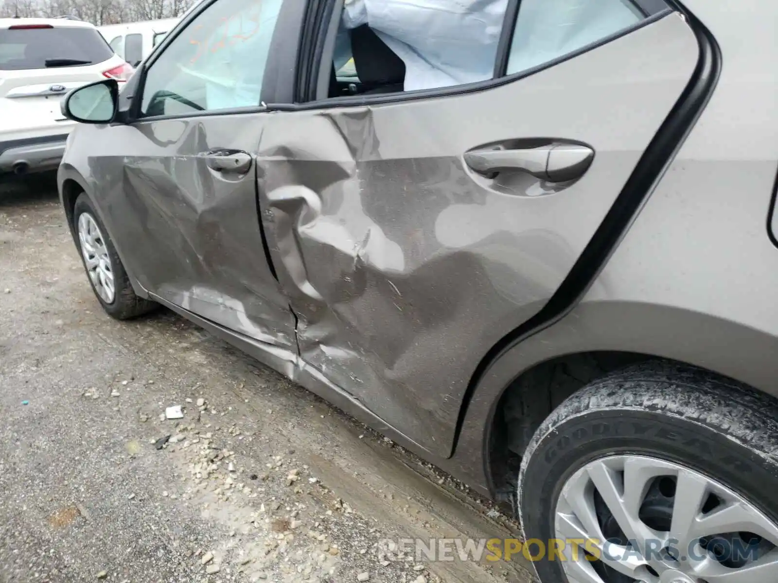 10 Photograph of a damaged car 5YFBURHE4KP873020 TOYOTA COROLLA 2019