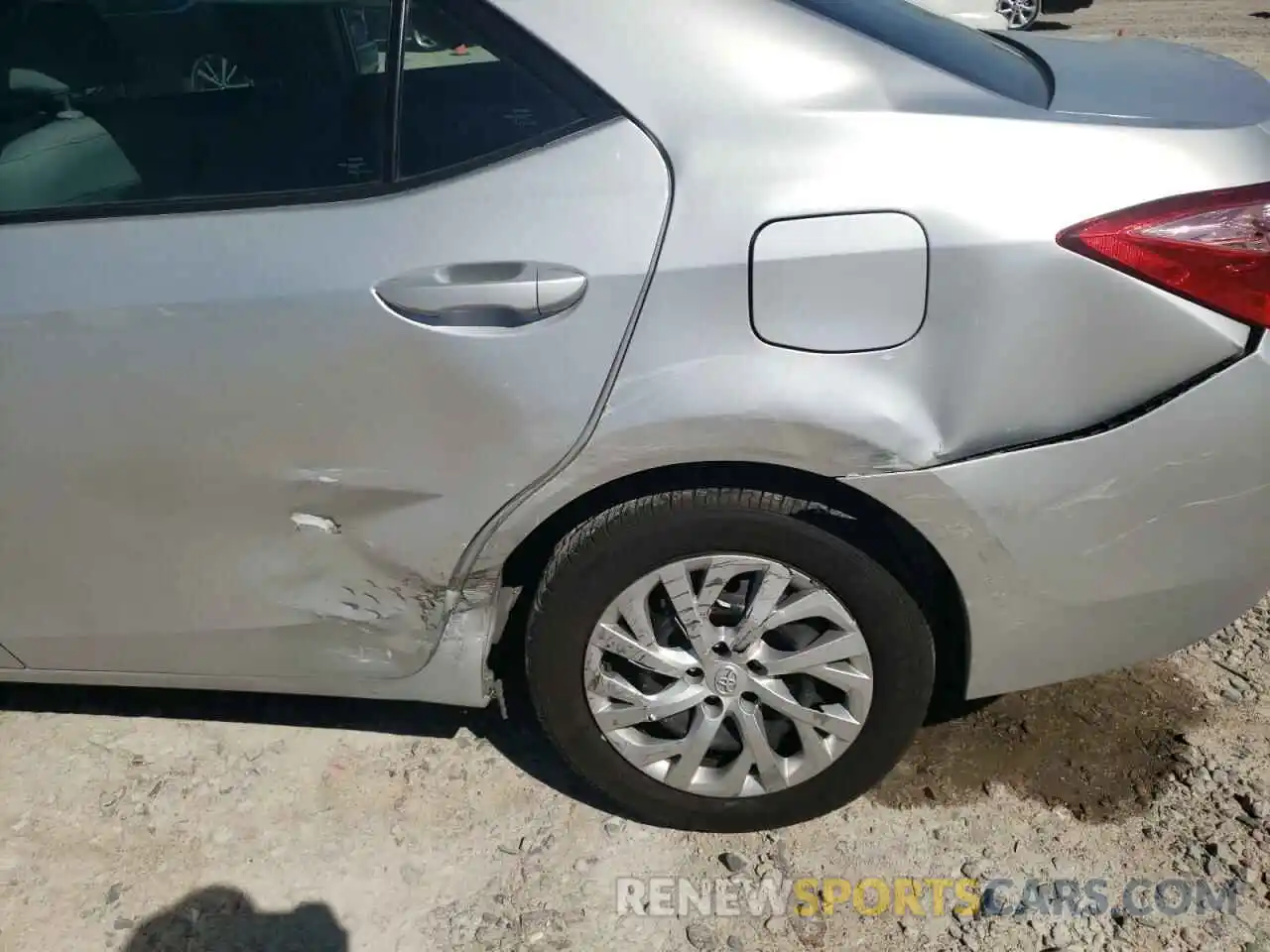 9 Photograph of a damaged car 5YFBURHE4KP873180 TOYOTA COROLLA 2019