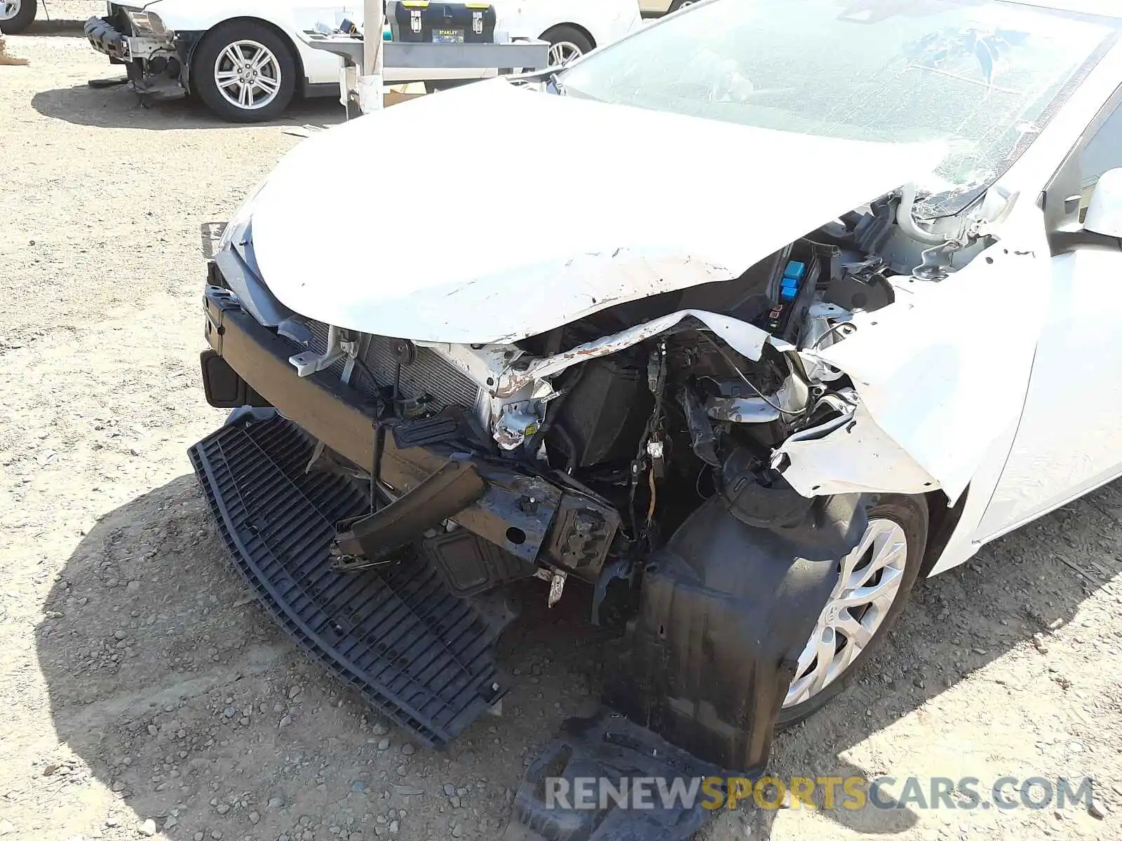 9 Photograph of a damaged car 5YFBURHE4KP873194 TOYOTA COROLLA 2019