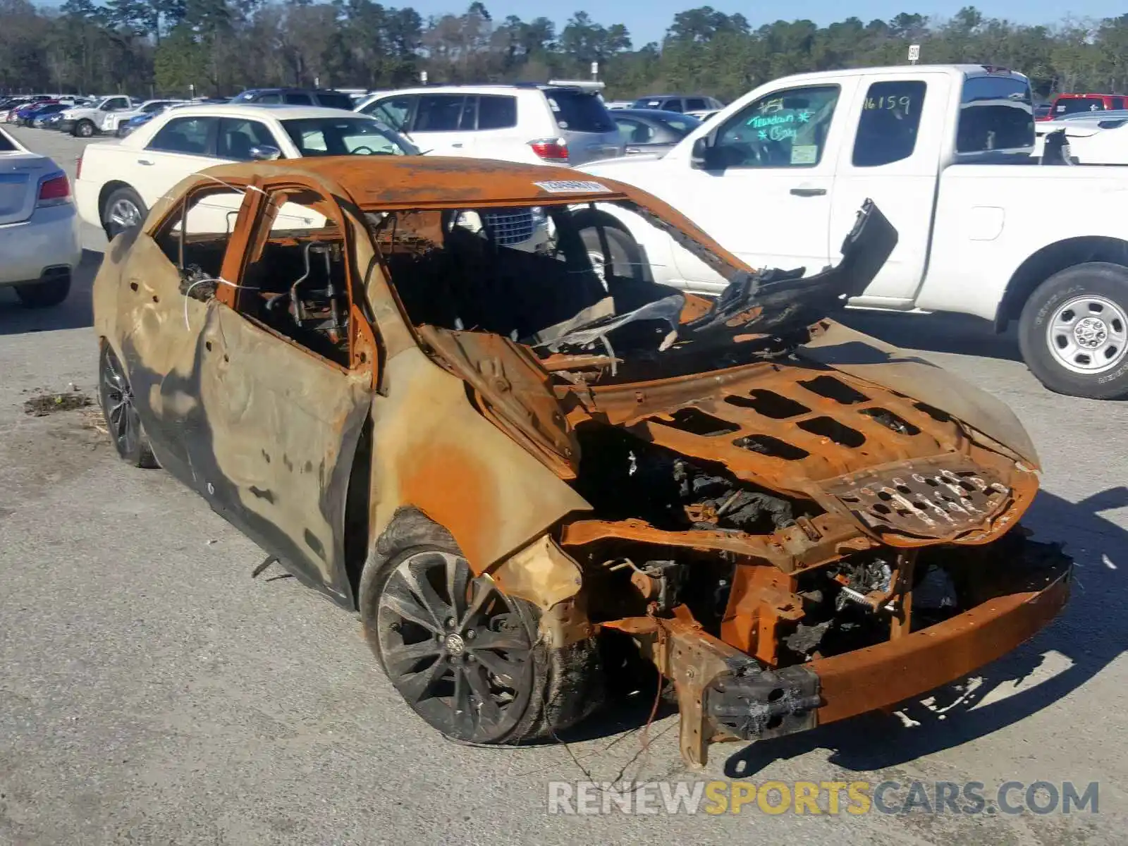 1 Photograph of a damaged car 5YFBURHE4KP880193 TOYOTA COROLLA 2019