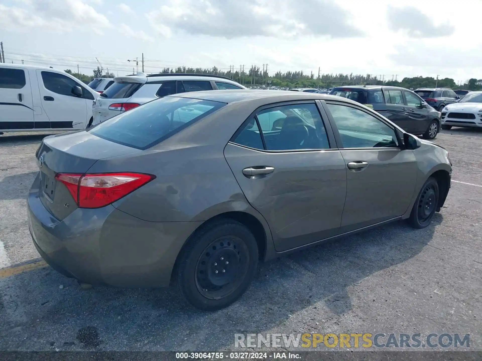 4 Photograph of a damaged car 5YFBURHE4KP880226 TOYOTA COROLLA 2019