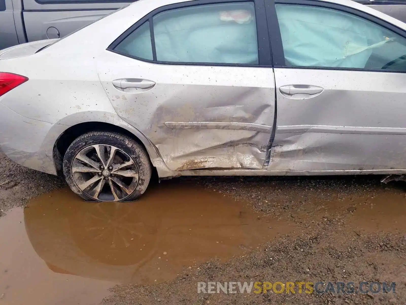 9 Photograph of a damaged car 5YFBURHE4KP880968 TOYOTA COROLLA 2019