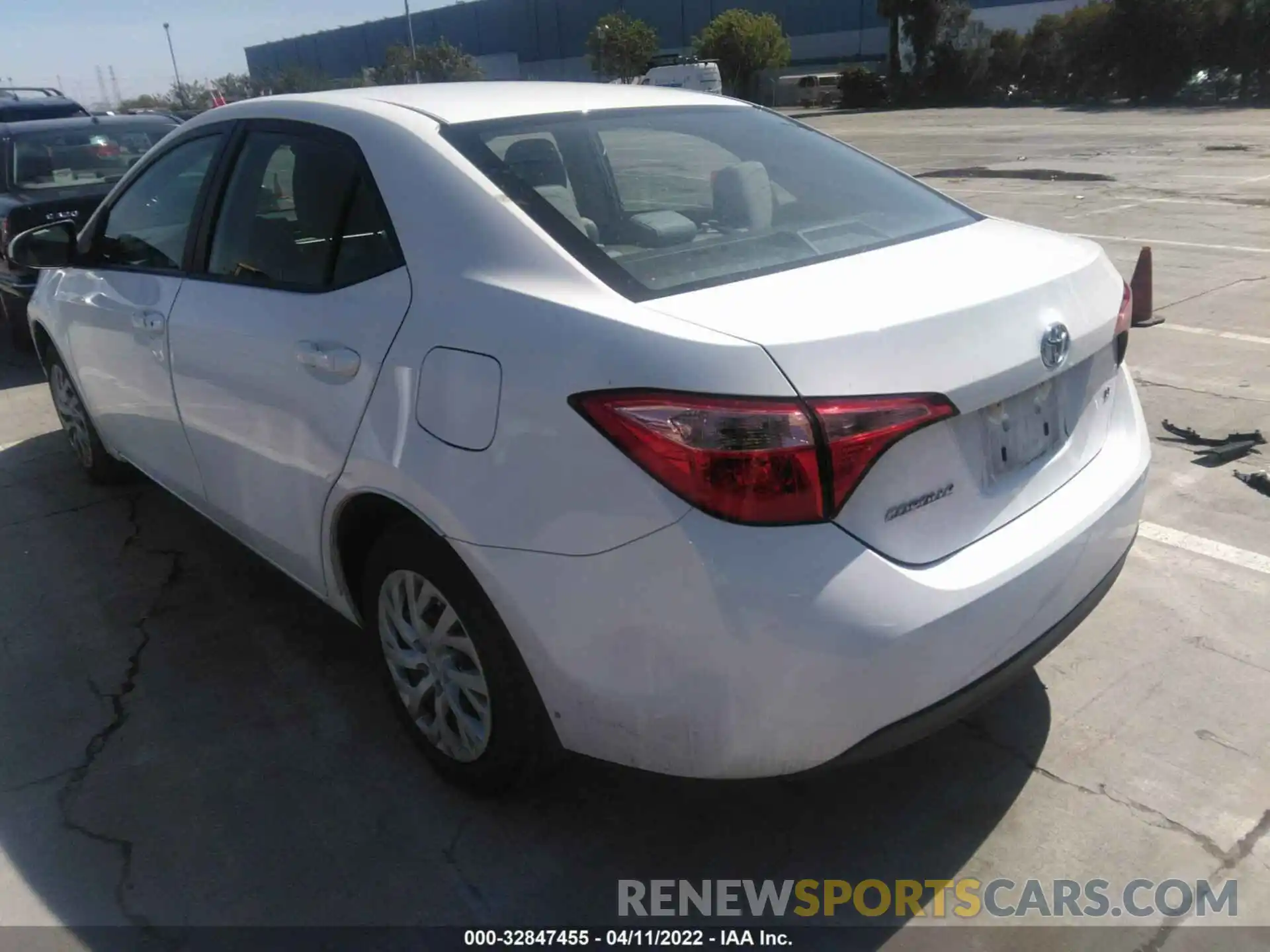 3 Photograph of a damaged car 5YFBURHE4KP881361 TOYOTA COROLLA 2019