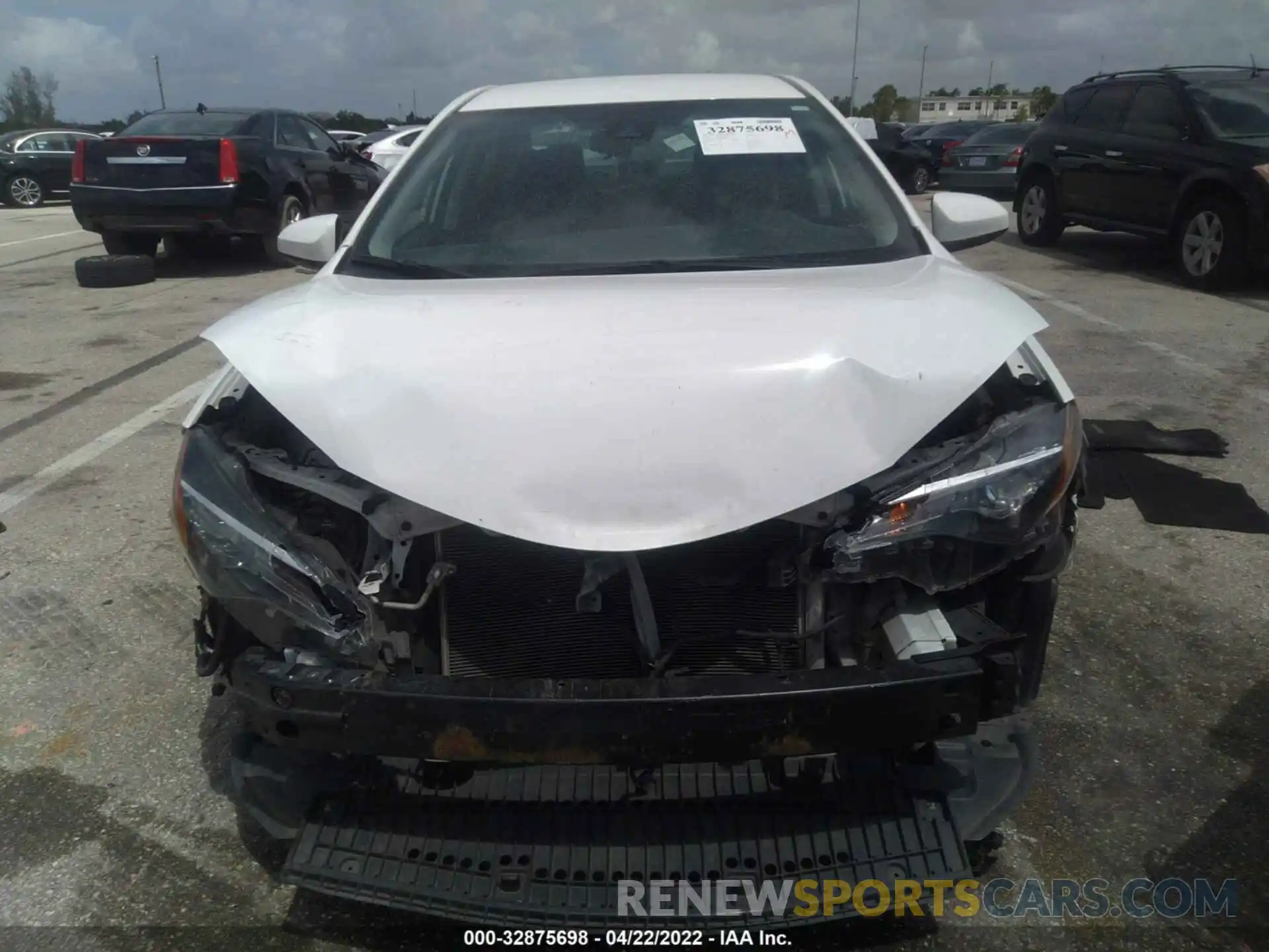 6 Photograph of a damaged car 5YFBURHE4KP882123 TOYOTA COROLLA 2019