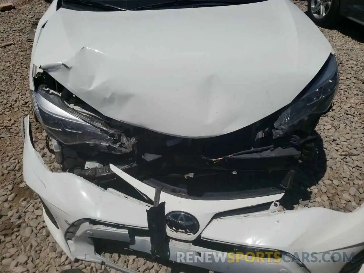 9 Photograph of a damaged car 5YFBURHE4KP884096 TOYOTA COROLLA 2019