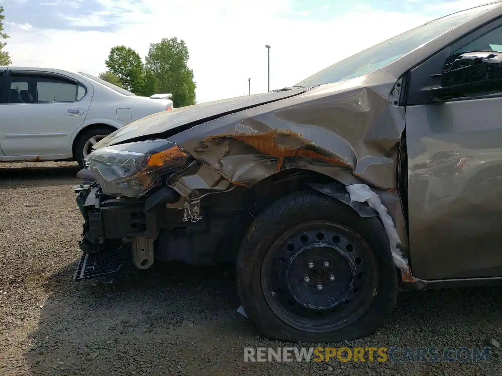 9 Photograph of a damaged car 5YFBURHE4KP885328 TOYOTA COROLLA 2019