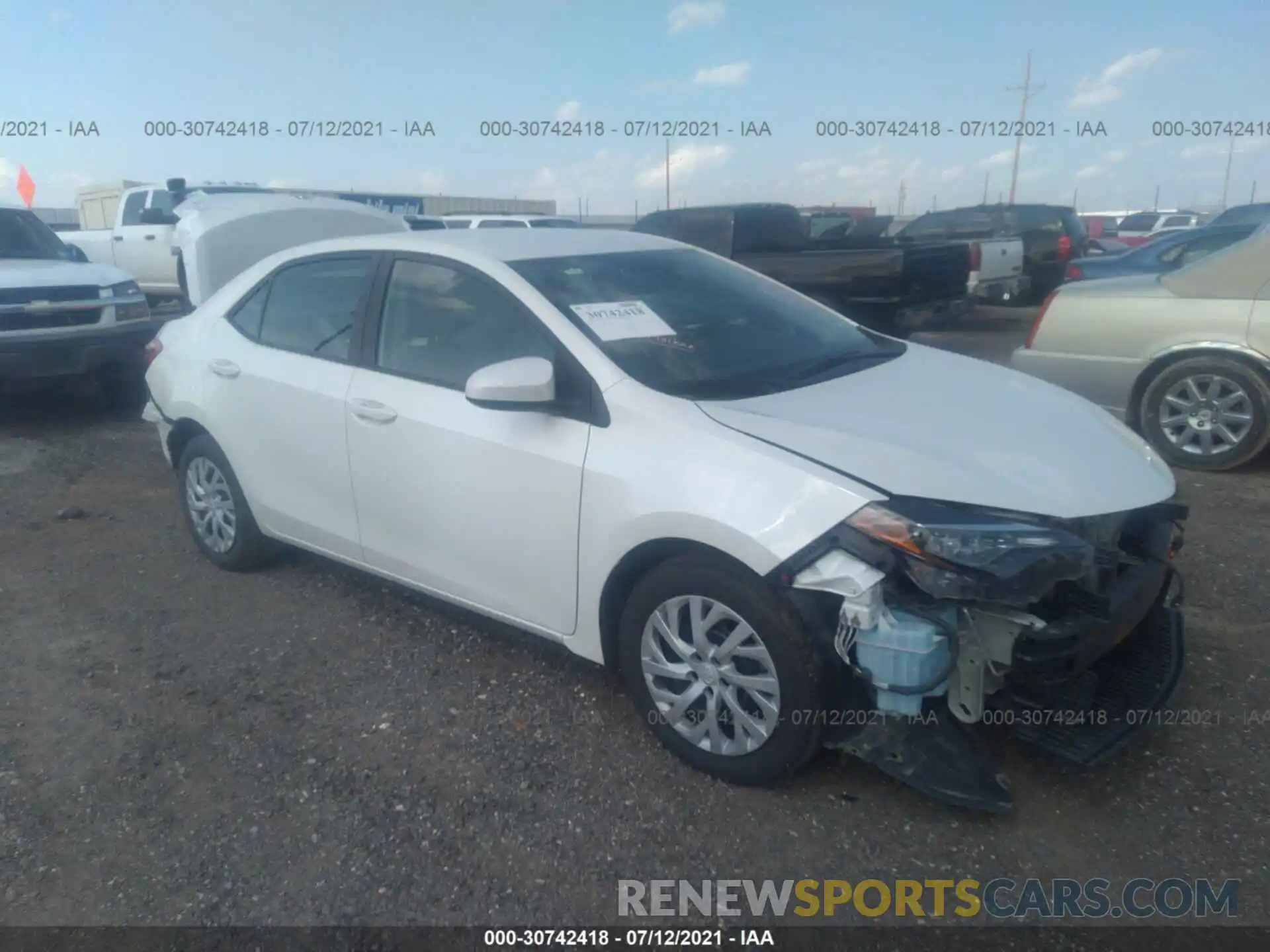 1 Photograph of a damaged car 5YFBURHE4KP885345 TOYOTA COROLLA 2019