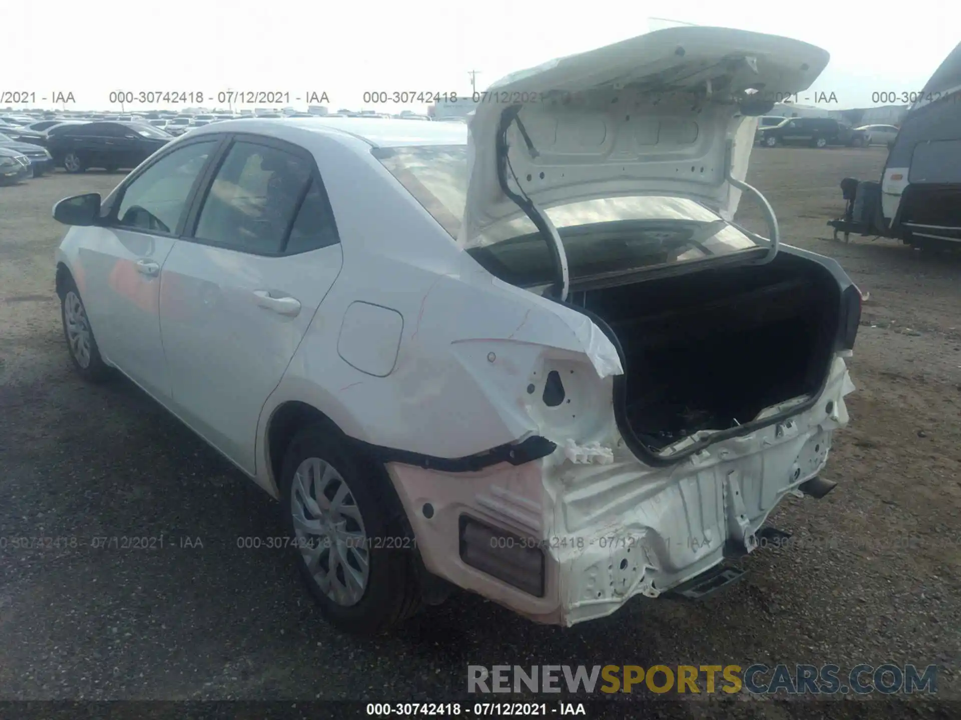 3 Photograph of a damaged car 5YFBURHE4KP885345 TOYOTA COROLLA 2019