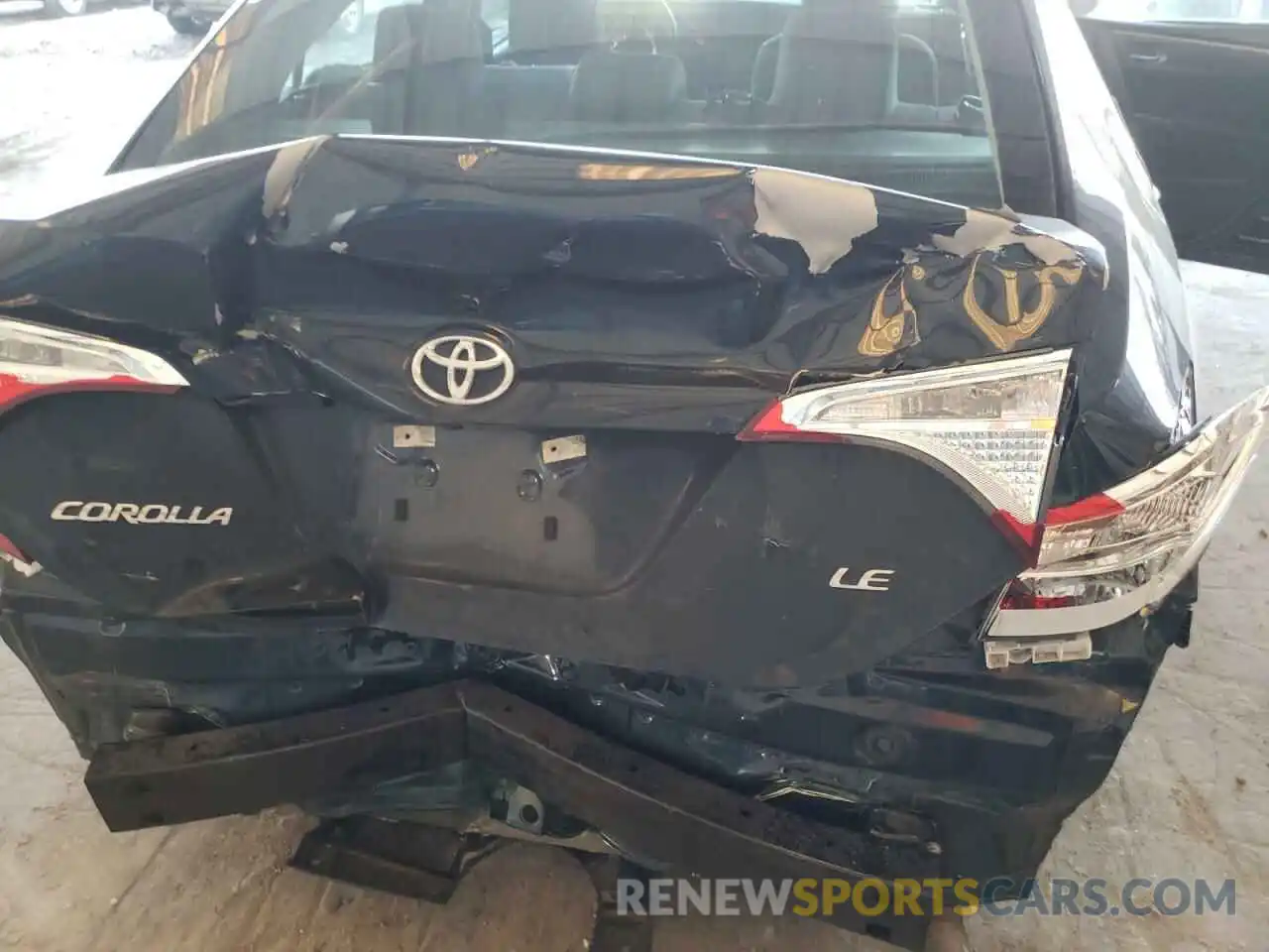 9 Photograph of a damaged car 5YFBURHE4KP885636 TOYOTA COROLLA 2019