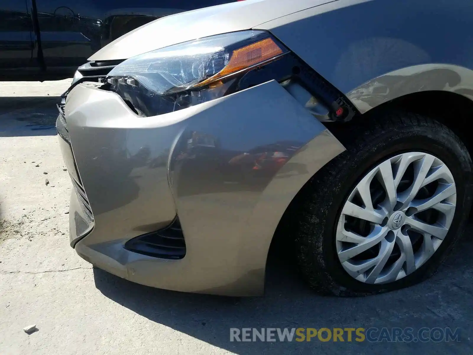 9 Photograph of a damaged car 5YFBURHE4KP885751 TOYOTA COROLLA 2019