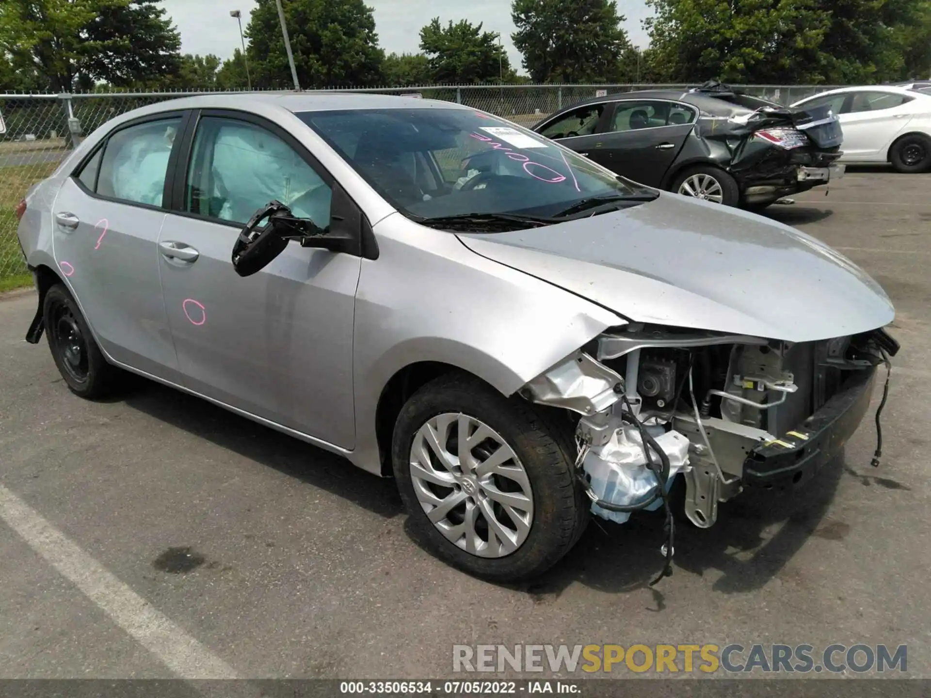 1 Photograph of a damaged car 5YFBURHE4KP886513 TOYOTA COROLLA 2019