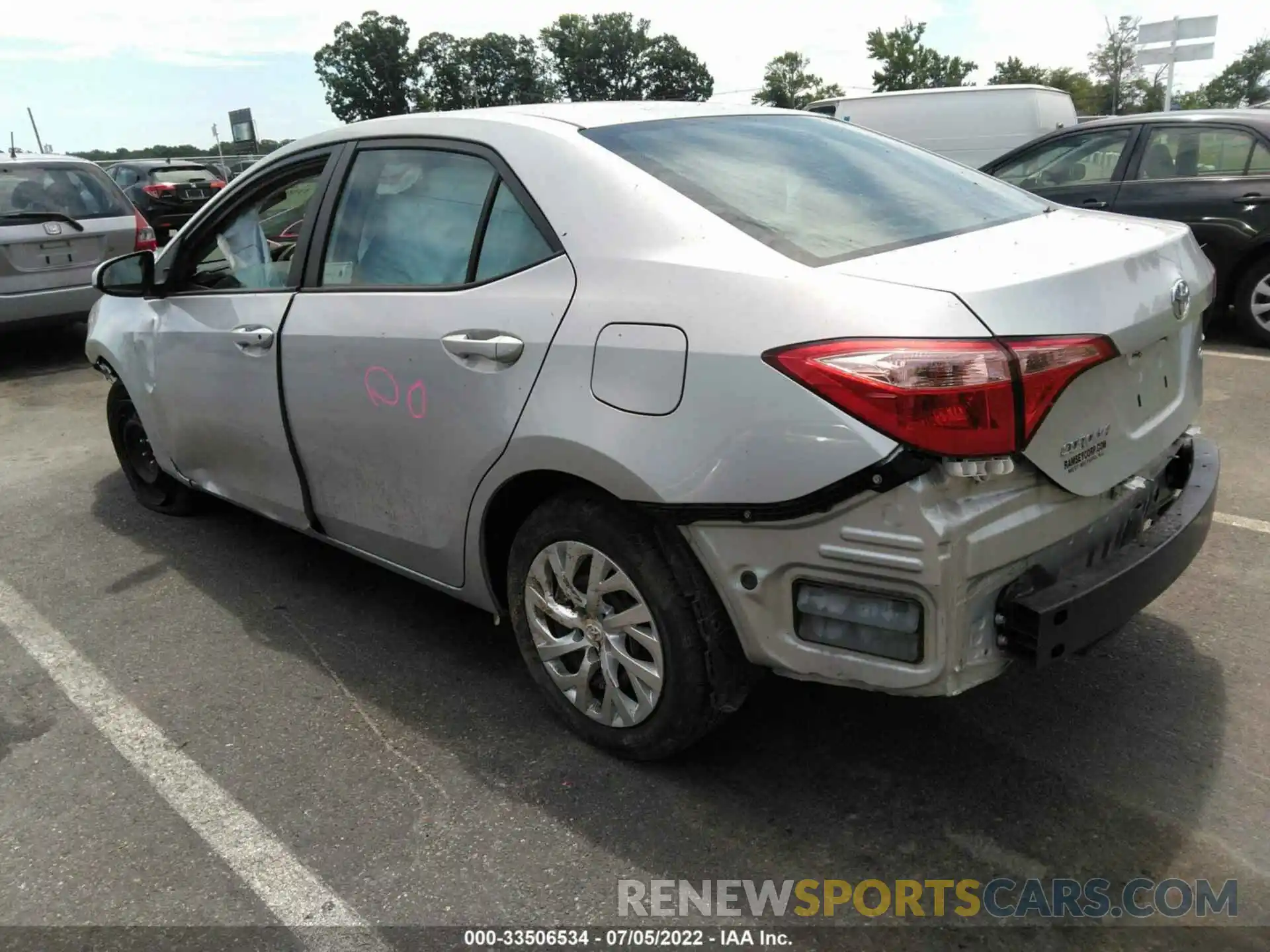 3 Photograph of a damaged car 5YFBURHE4KP886513 TOYOTA COROLLA 2019