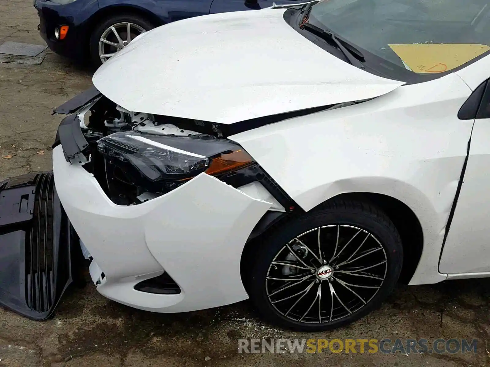 9 Photograph of a damaged car 5YFBURHE4KP887225 TOYOTA COROLLA 2019