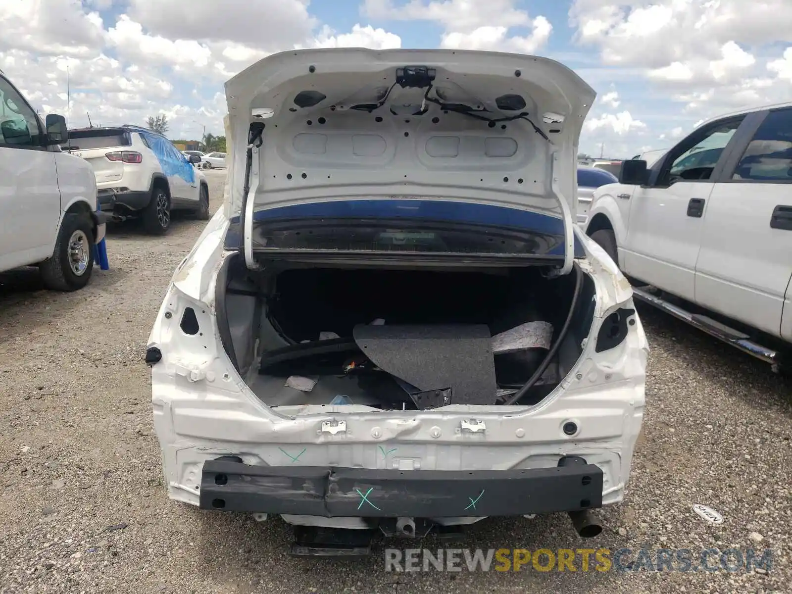 9 Photograph of a damaged car 5YFBURHE4KP887726 TOYOTA COROLLA 2019