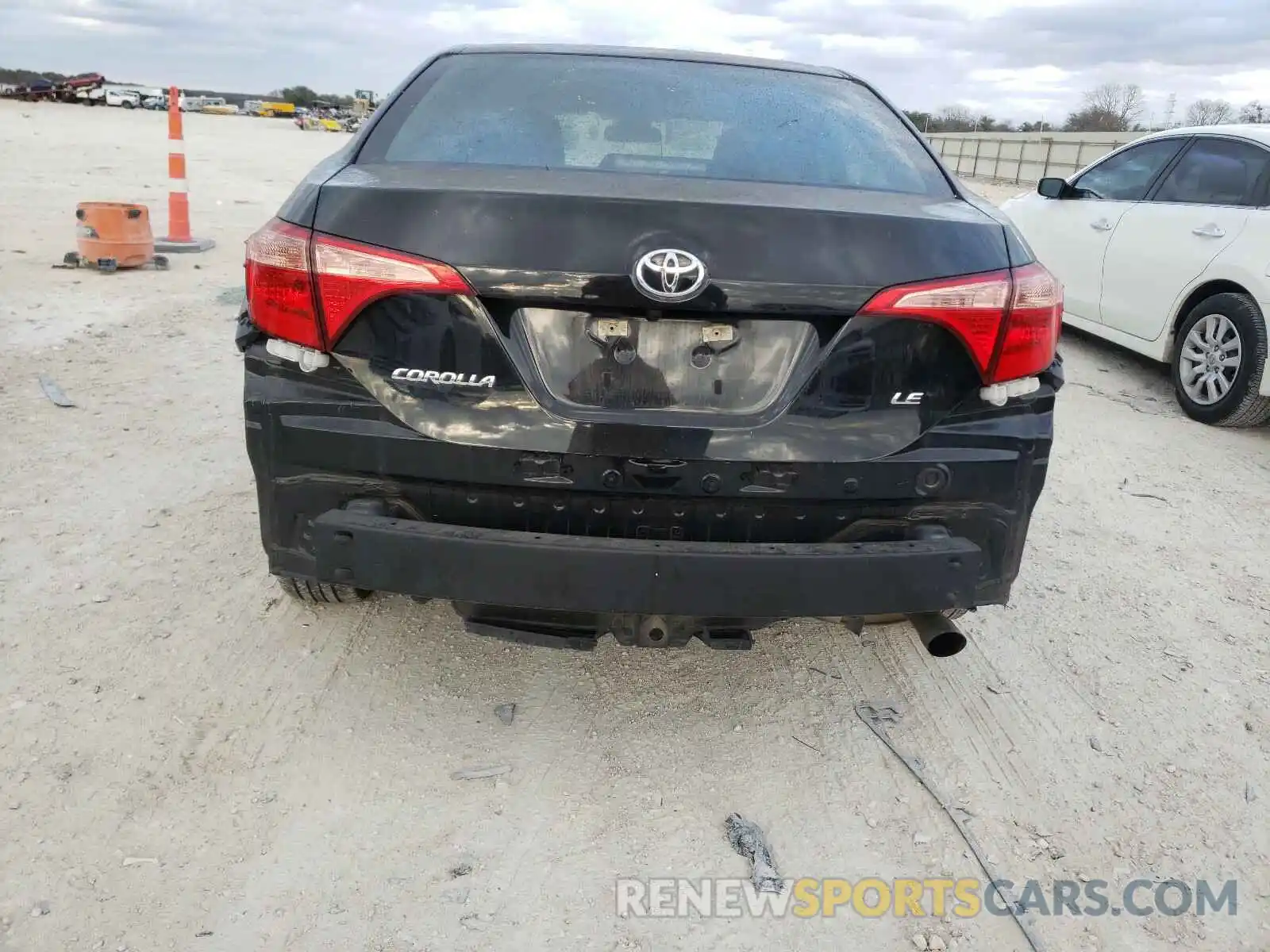 9 Photograph of a damaged car 5YFBURHE4KP888049 TOYOTA COROLLA 2019