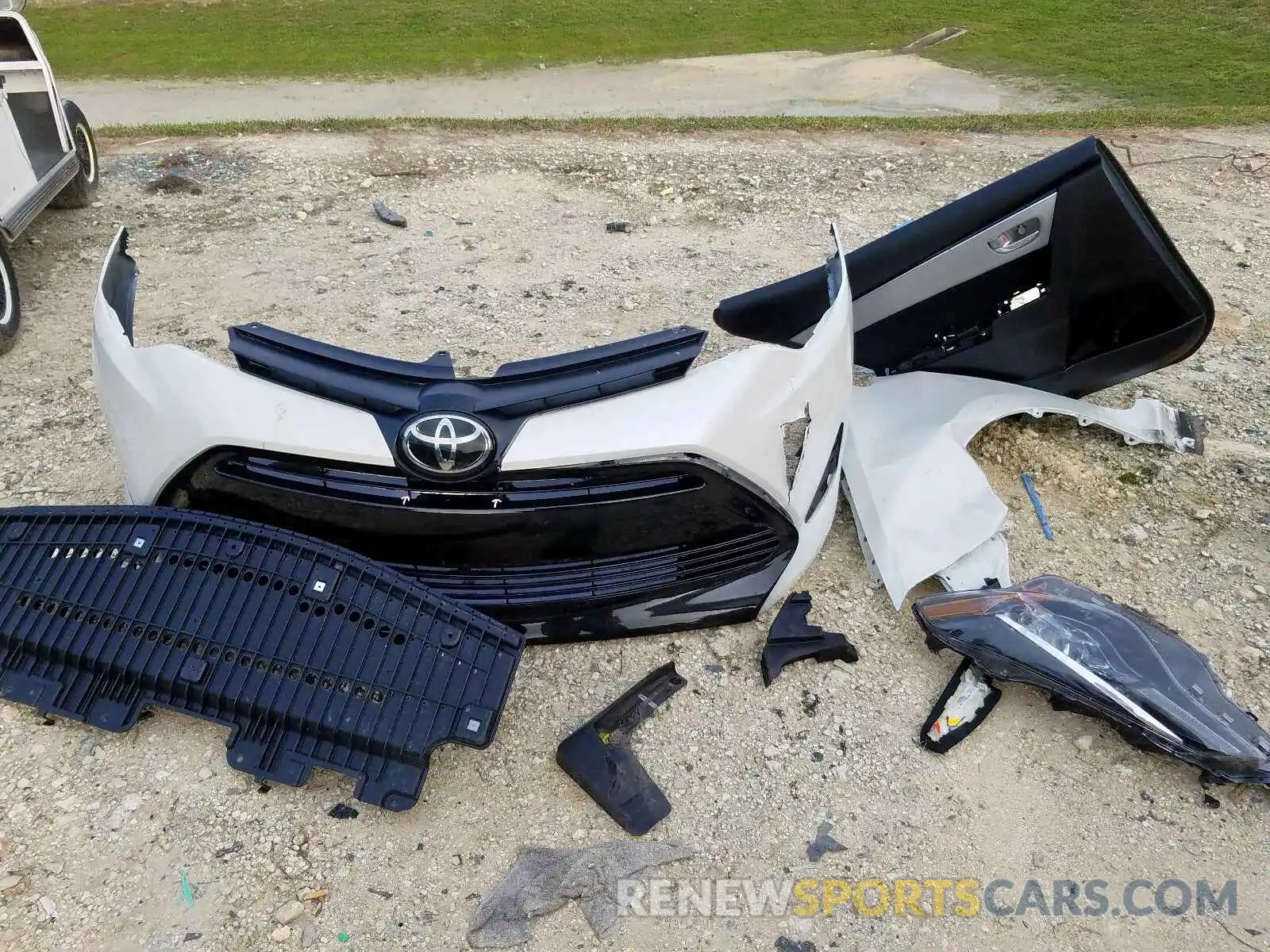 9 Photograph of a damaged car 5YFBURHE4KP888603 TOYOTA COROLLA 2019