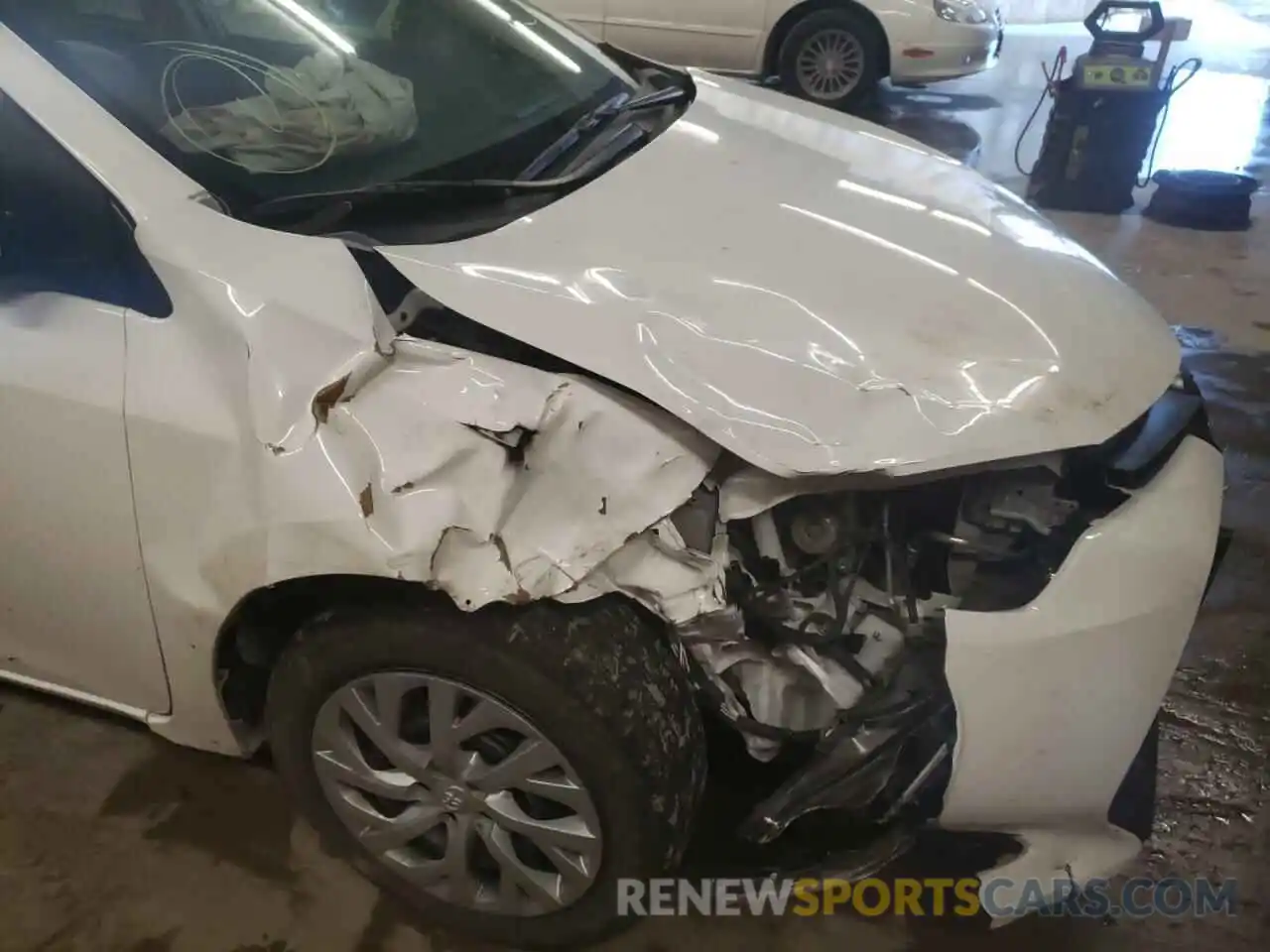 9 Photograph of a damaged car 5YFBURHE4KP889332 TOYOTA COROLLA 2019