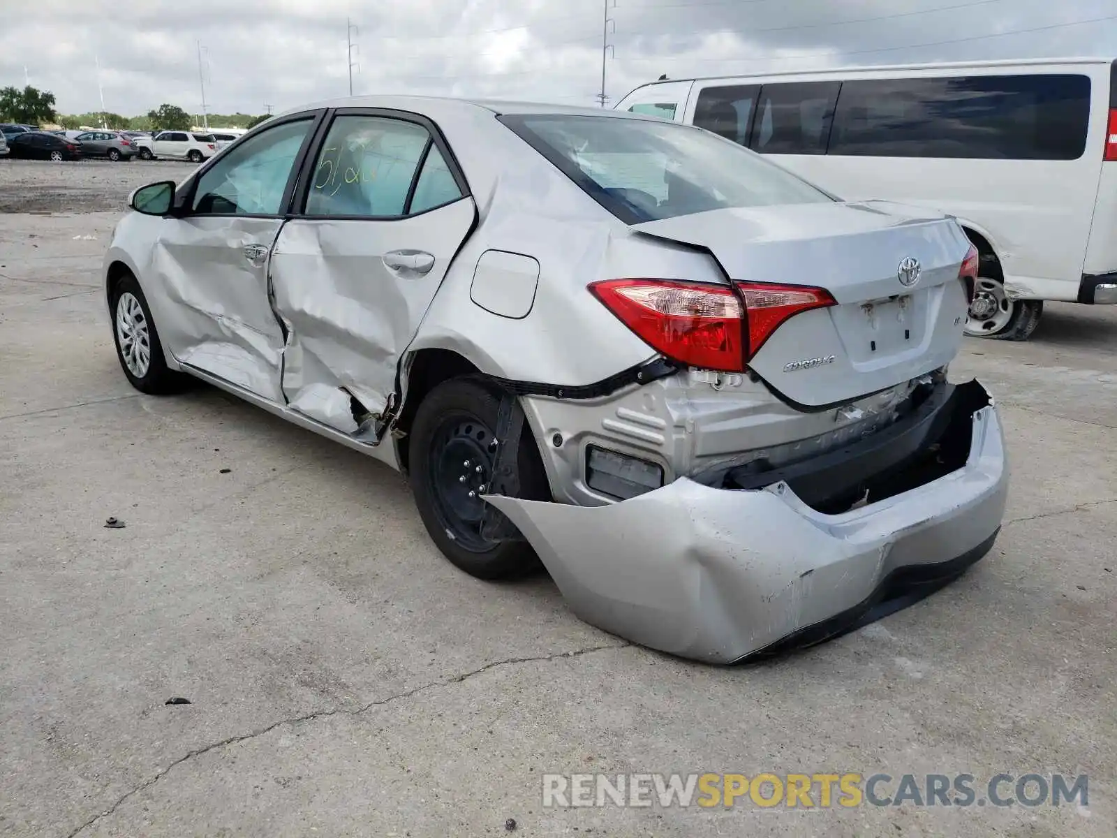 3 Photograph of a damaged car 5YFBURHE4KP889394 TOYOTA COROLLA 2019