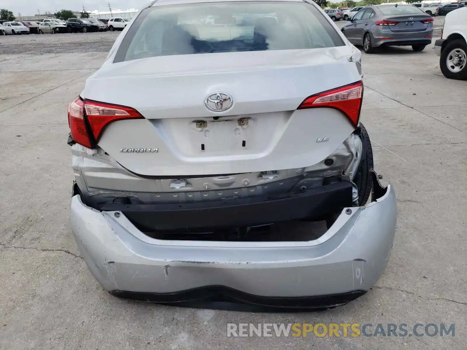 9 Photograph of a damaged car 5YFBURHE4KP889394 TOYOTA COROLLA 2019