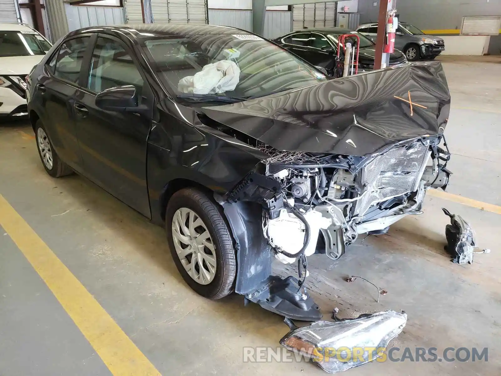 1 Photograph of a damaged car 5YFBURHE4KP895079 TOYOTA COROLLA 2019