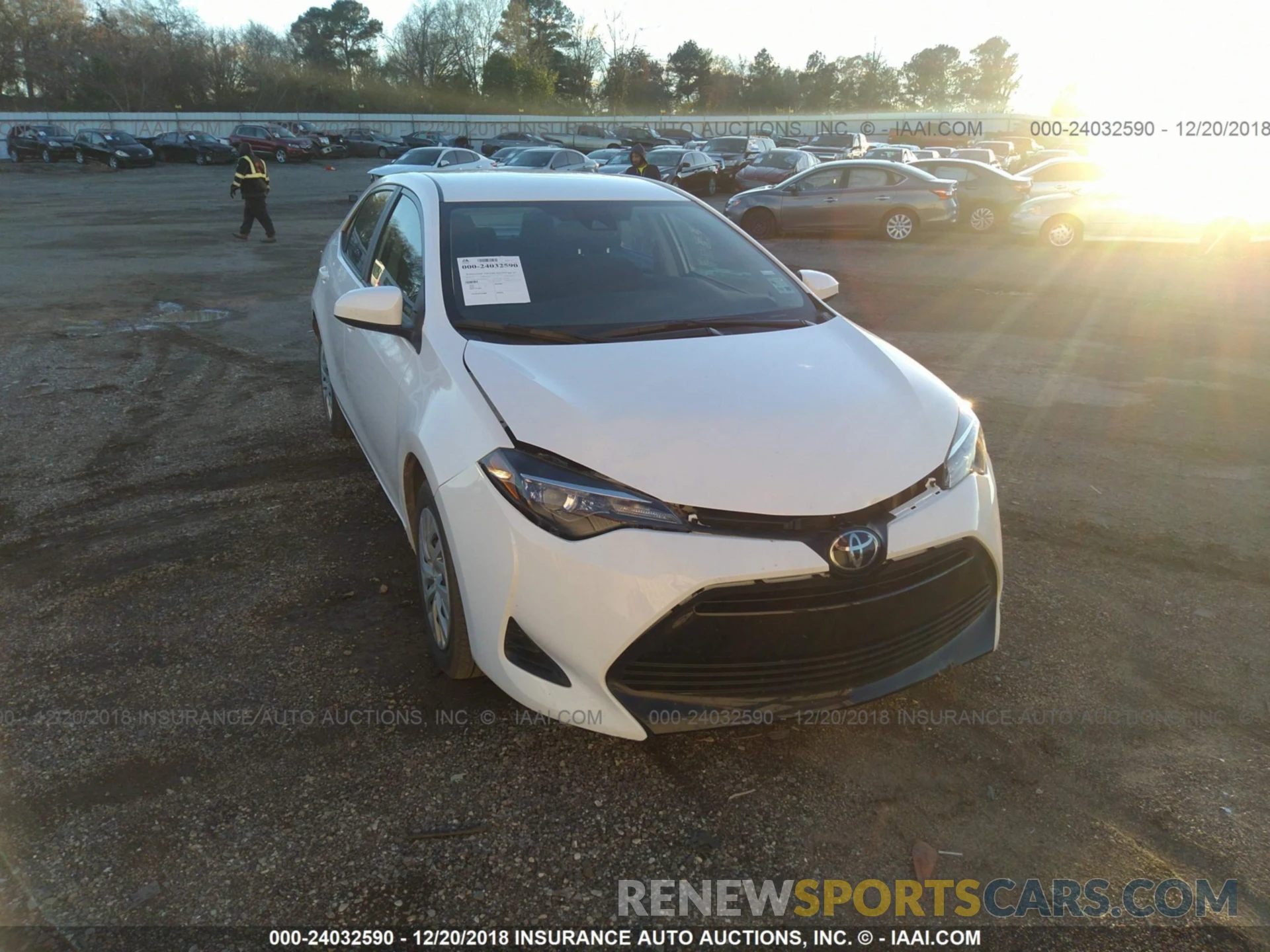 1 Photograph of a damaged car 5YFBURHE4KP895583 Toyota Corolla 2019