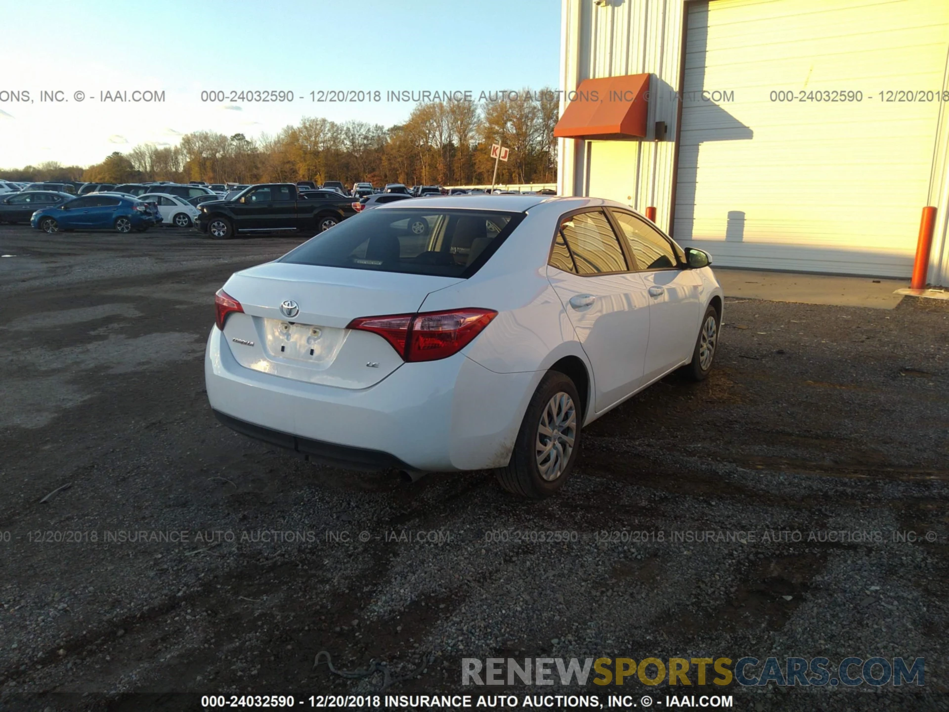 4 Photograph of a damaged car 5YFBURHE4KP895583 Toyota Corolla 2019