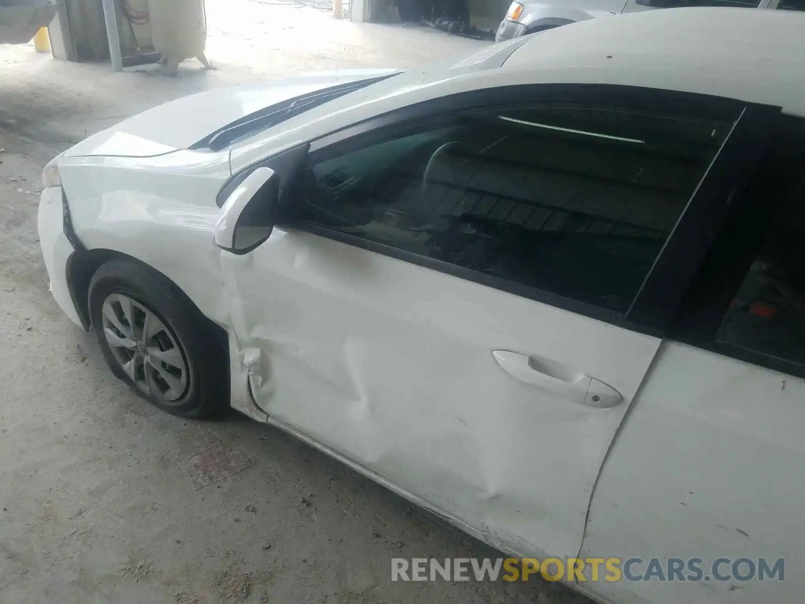 9 Photograph of a damaged car 5YFBURHE4KP895664 TOYOTA COROLLA 2019