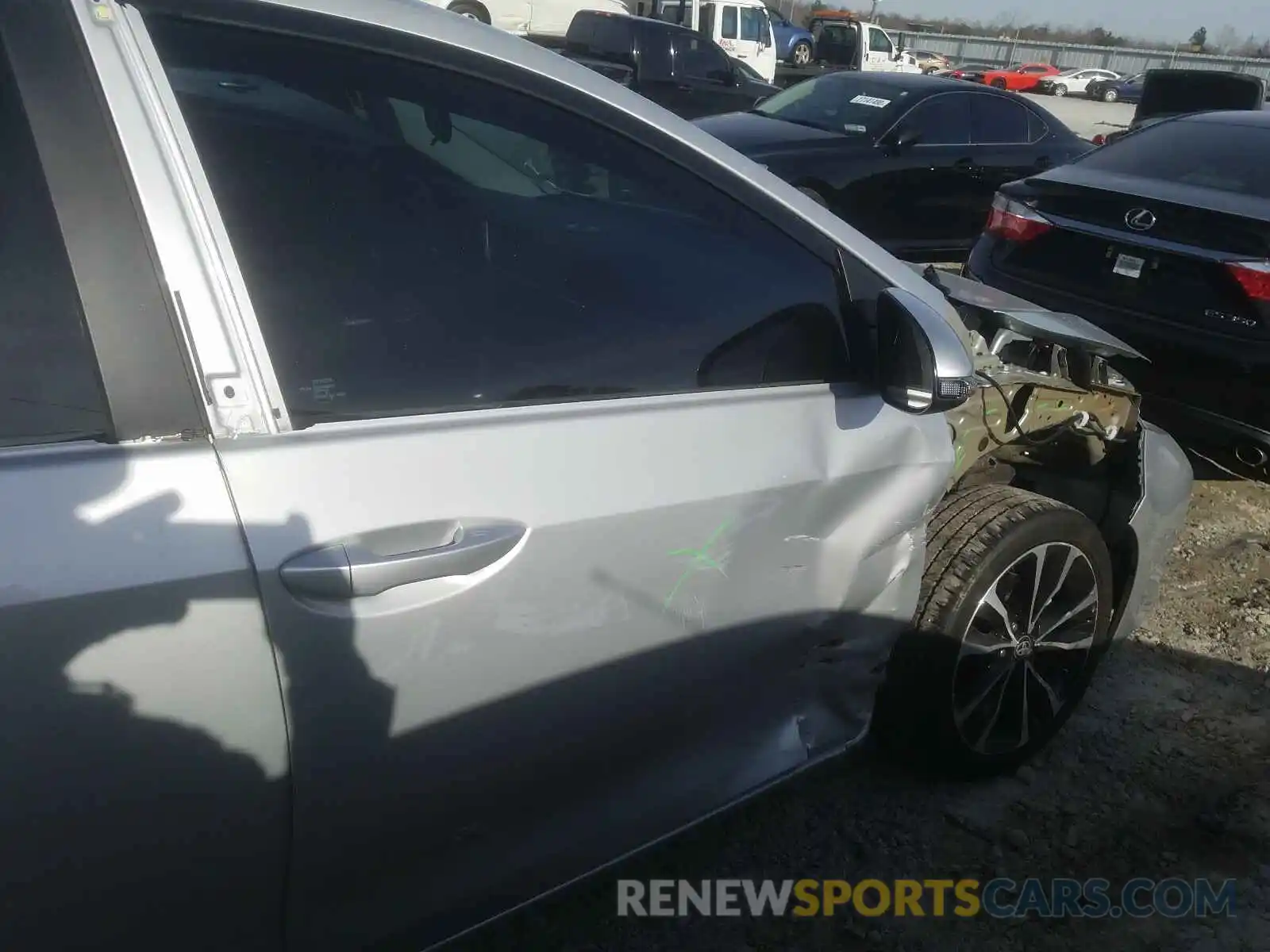 9 Photograph of a damaged car 5YFBURHE4KP896104 TOYOTA COROLLA 2019