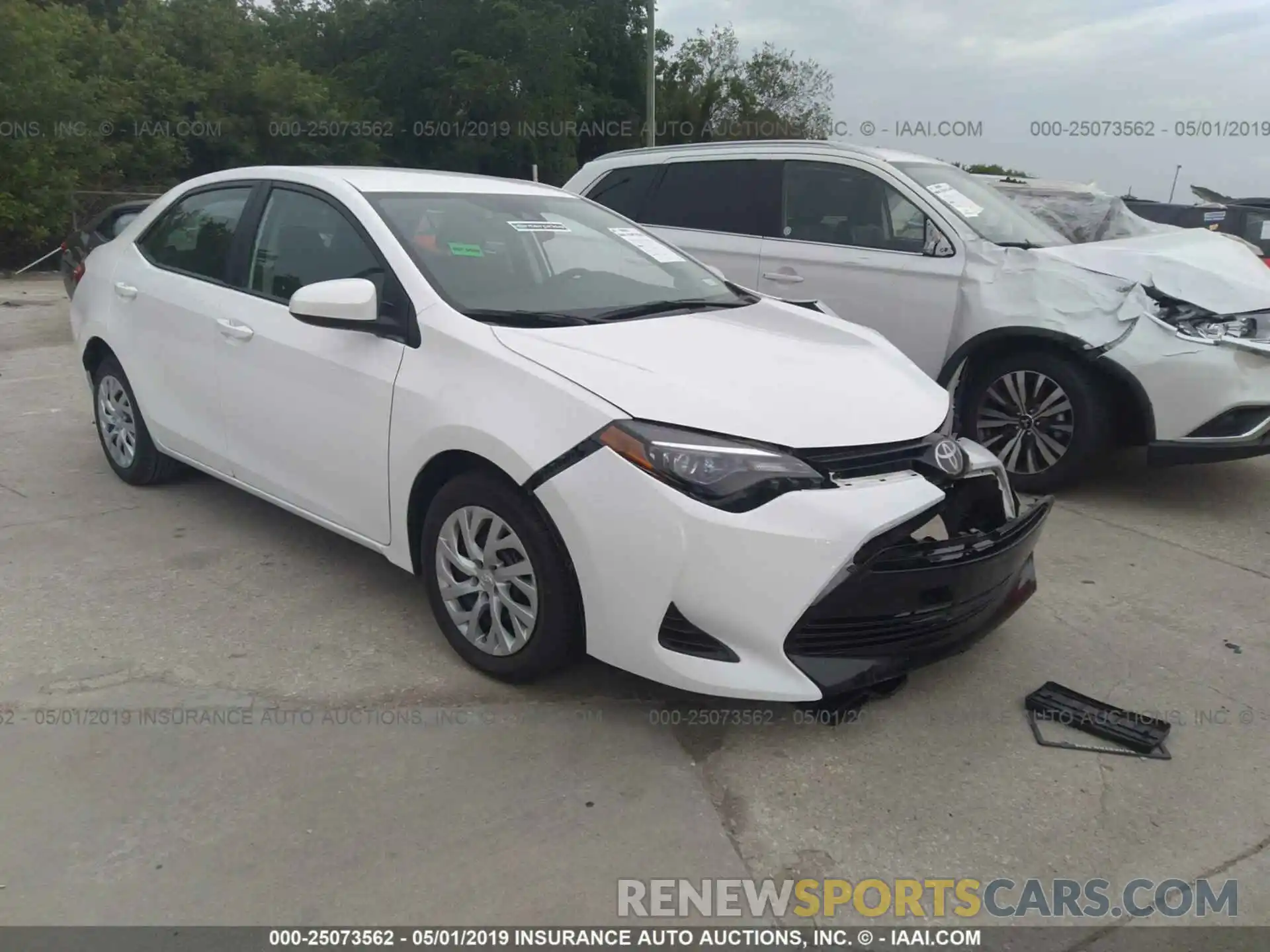 1 Photograph of a damaged car 5YFBURHE4KP897222 TOYOTA COROLLA 2019