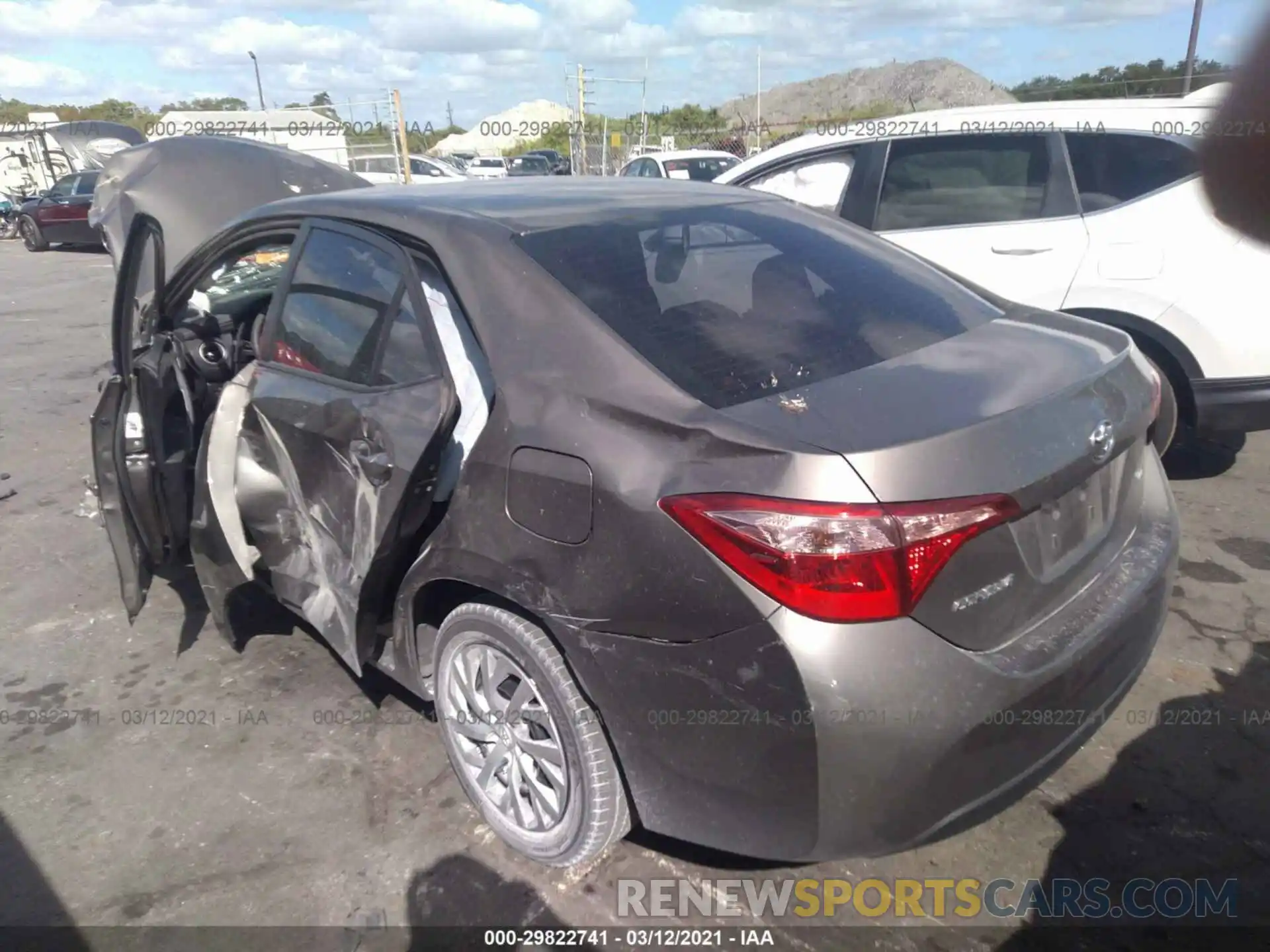 3 Photograph of a damaged car 5YFBURHE4KP899276 TOYOTA COROLLA 2019