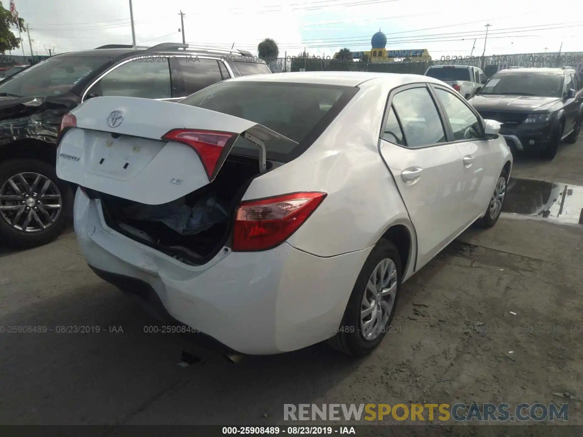 4 Photograph of a damaged car 5YFBURHE4KP900118 TOYOTA COROLLA 2019