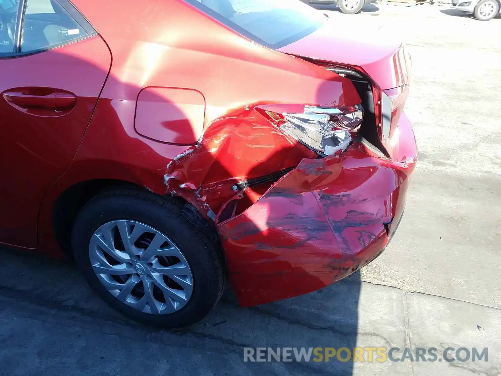 9 Photograph of a damaged car 5YFBURHE4KP900278 TOYOTA COROLLA 2019