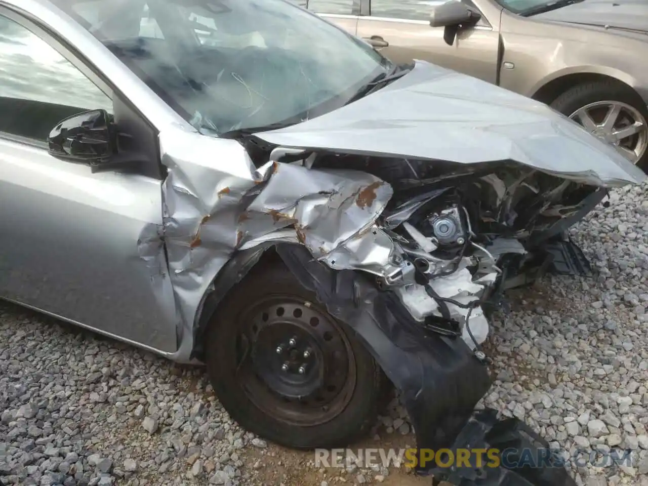 9 Photograph of a damaged car 5YFBURHE4KP903763 TOYOTA COROLLA 2019