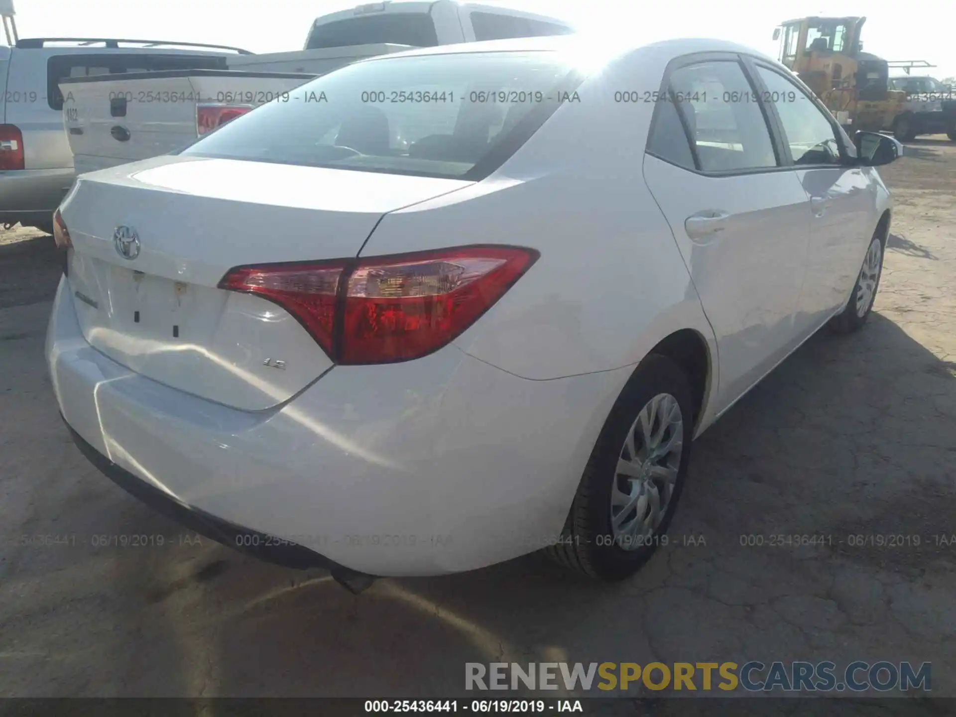 4 Photograph of a damaged car 5YFBURHE4KP905075 TOYOTA COROLLA 2019