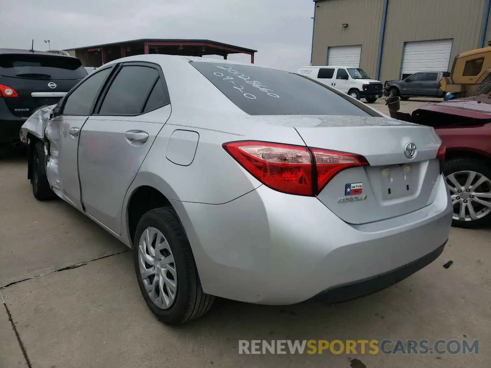 3 Photograph of a damaged car 5YFBURHE4KP905450 TOYOTA COROLLA 2019