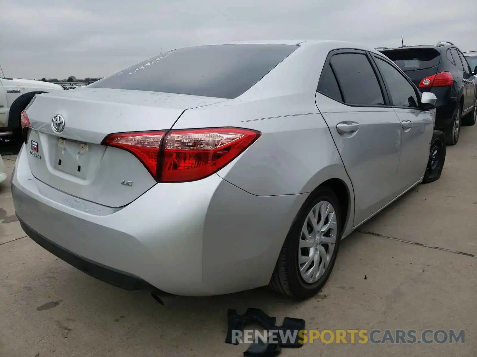 4 Photograph of a damaged car 5YFBURHE4KP905450 TOYOTA COROLLA 2019