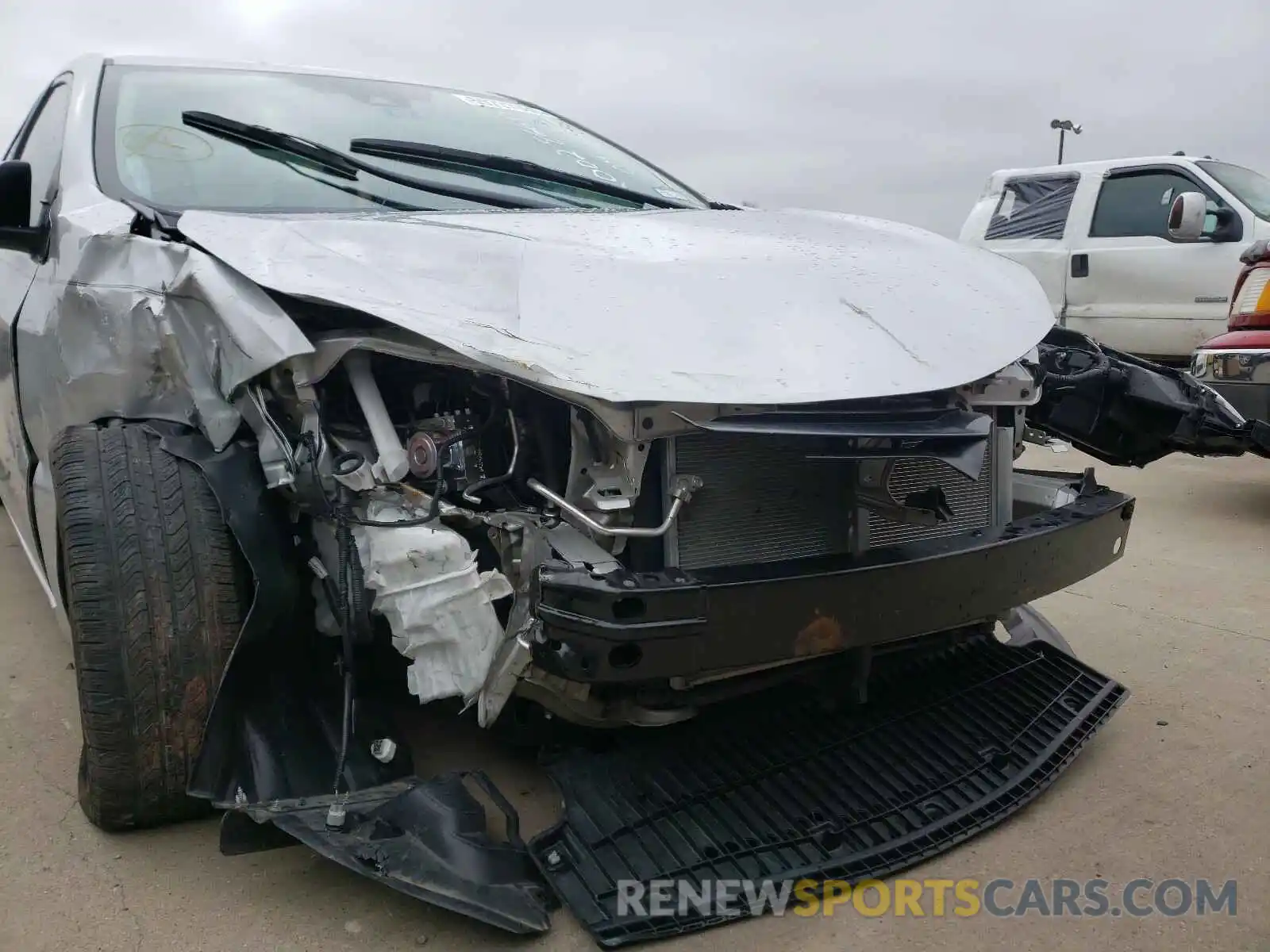 9 Photograph of a damaged car 5YFBURHE4KP905450 TOYOTA COROLLA 2019