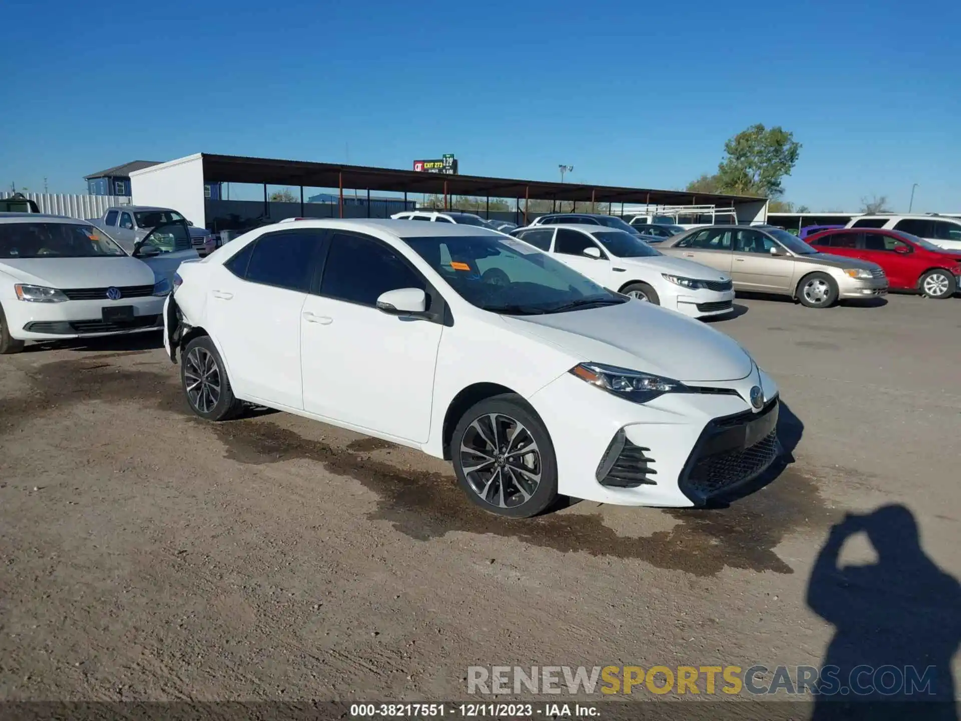 1 Photograph of a damaged car 5YFBURHE4KP906047 TOYOTA COROLLA 2019