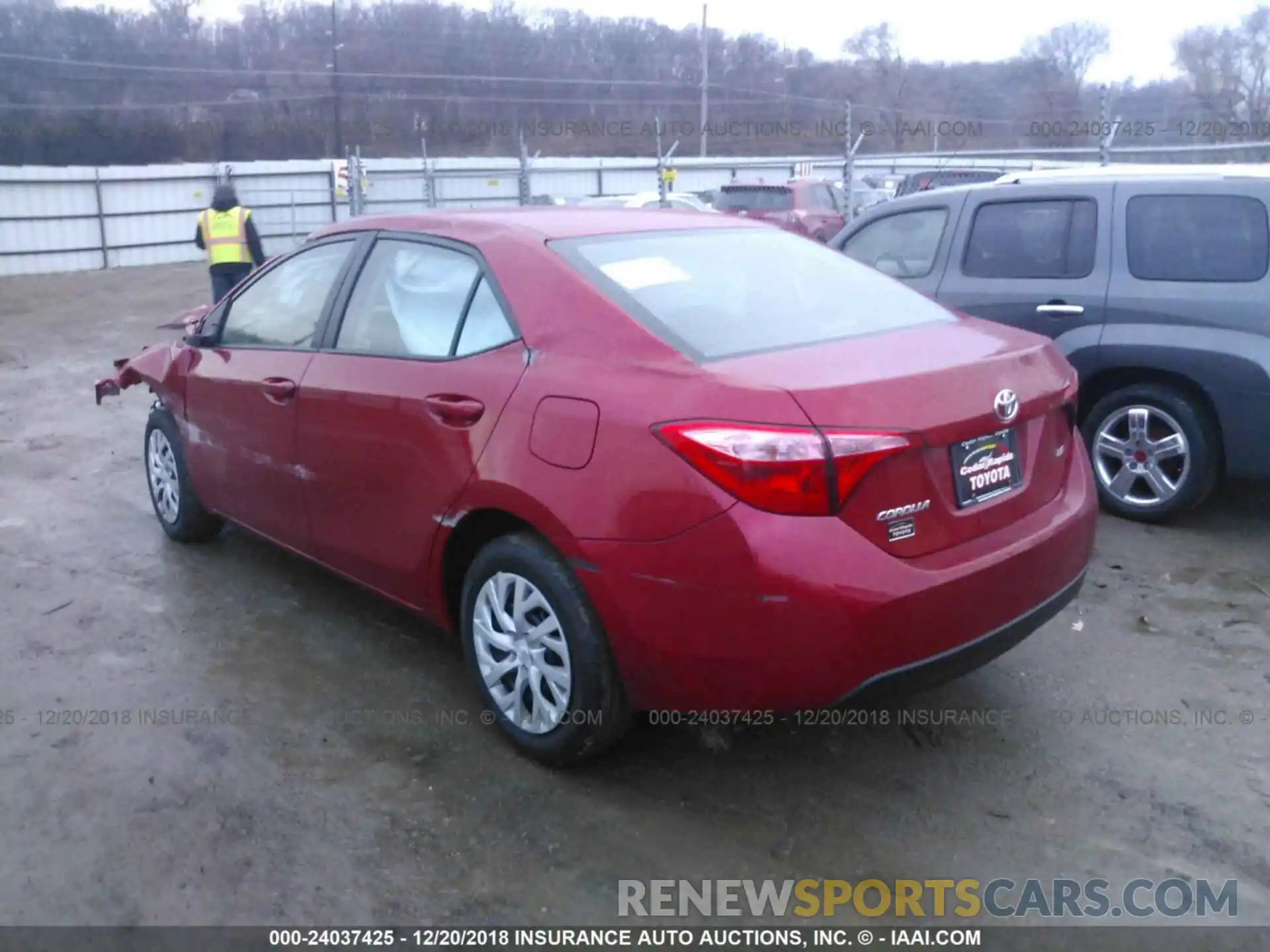 3 Photograph of a damaged car 5YFBURHE4KP906503 TOYOTA COROLLA 2019