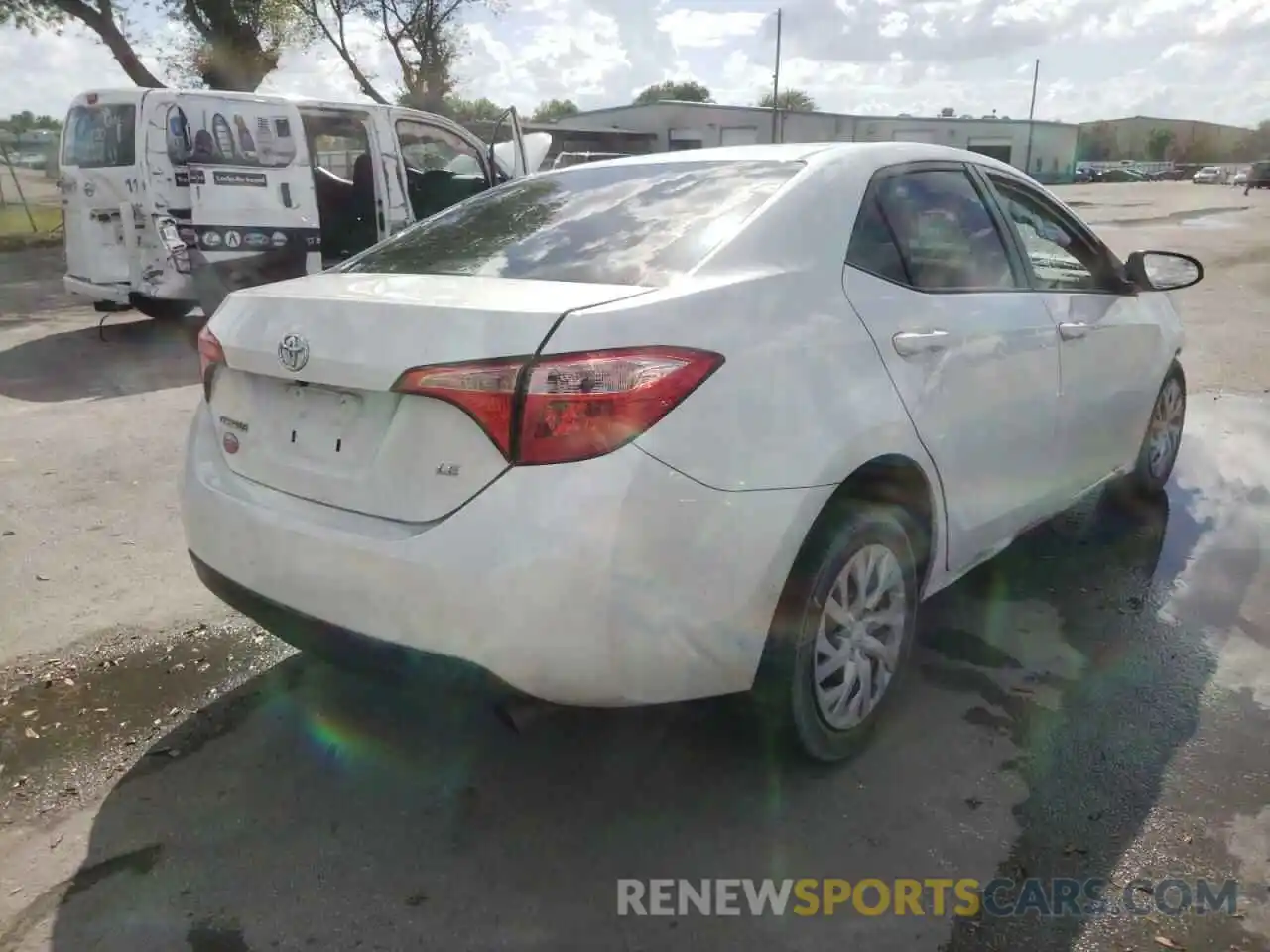 4 Photograph of a damaged car 5YFBURHE4KP909630 TOYOTA COROLLA 2019